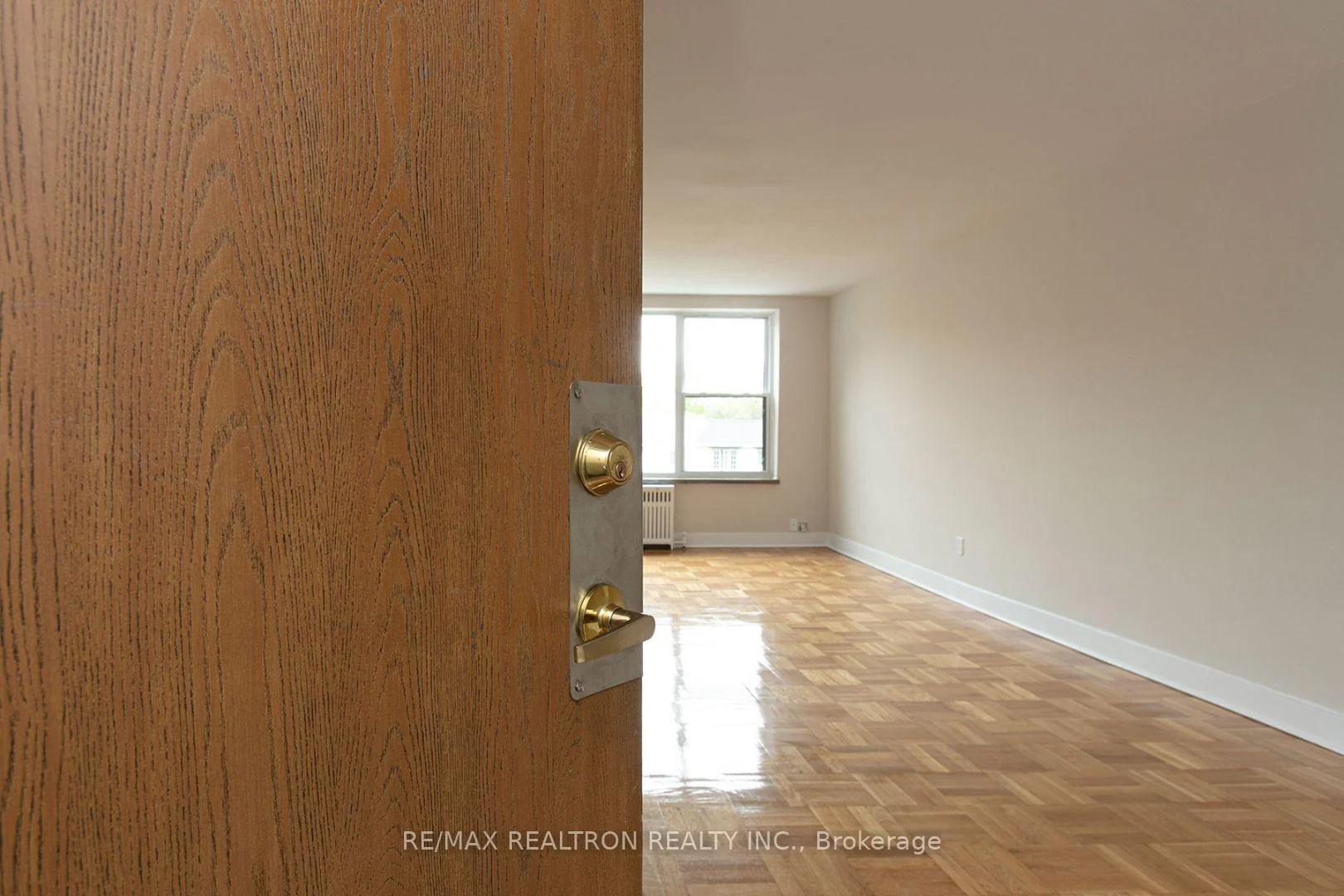 Photo 11 of Unit 402, 1545 Bathurst Street, Toronto, Forest Hill South — HOMEH