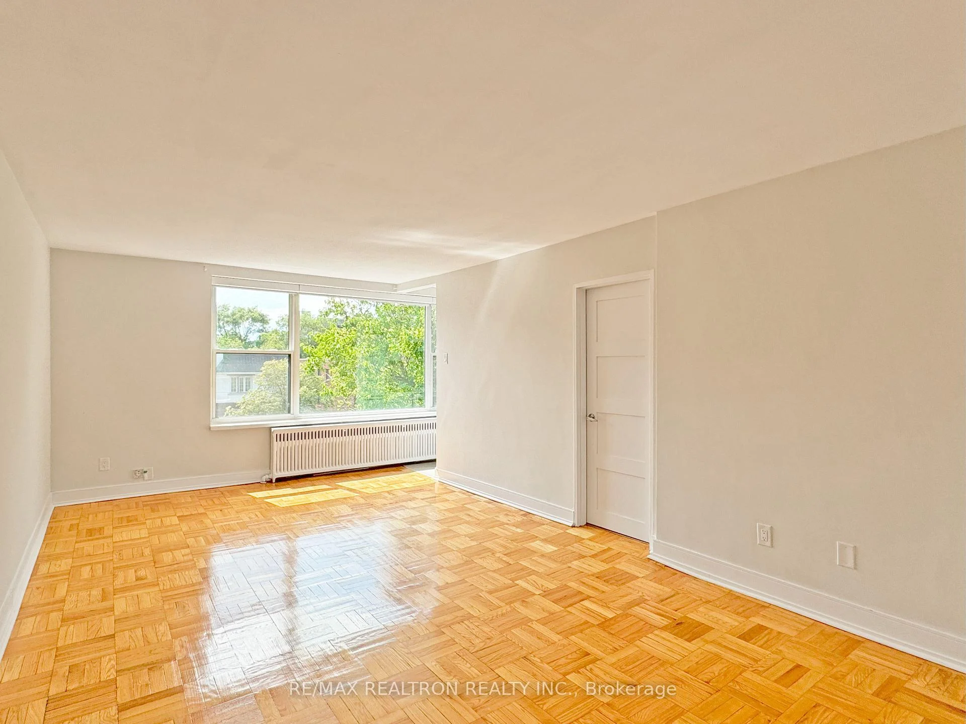 Photo 15 of Unit 402, 1545 Bathurst Street, Toronto, Forest Hill South — HOMEH