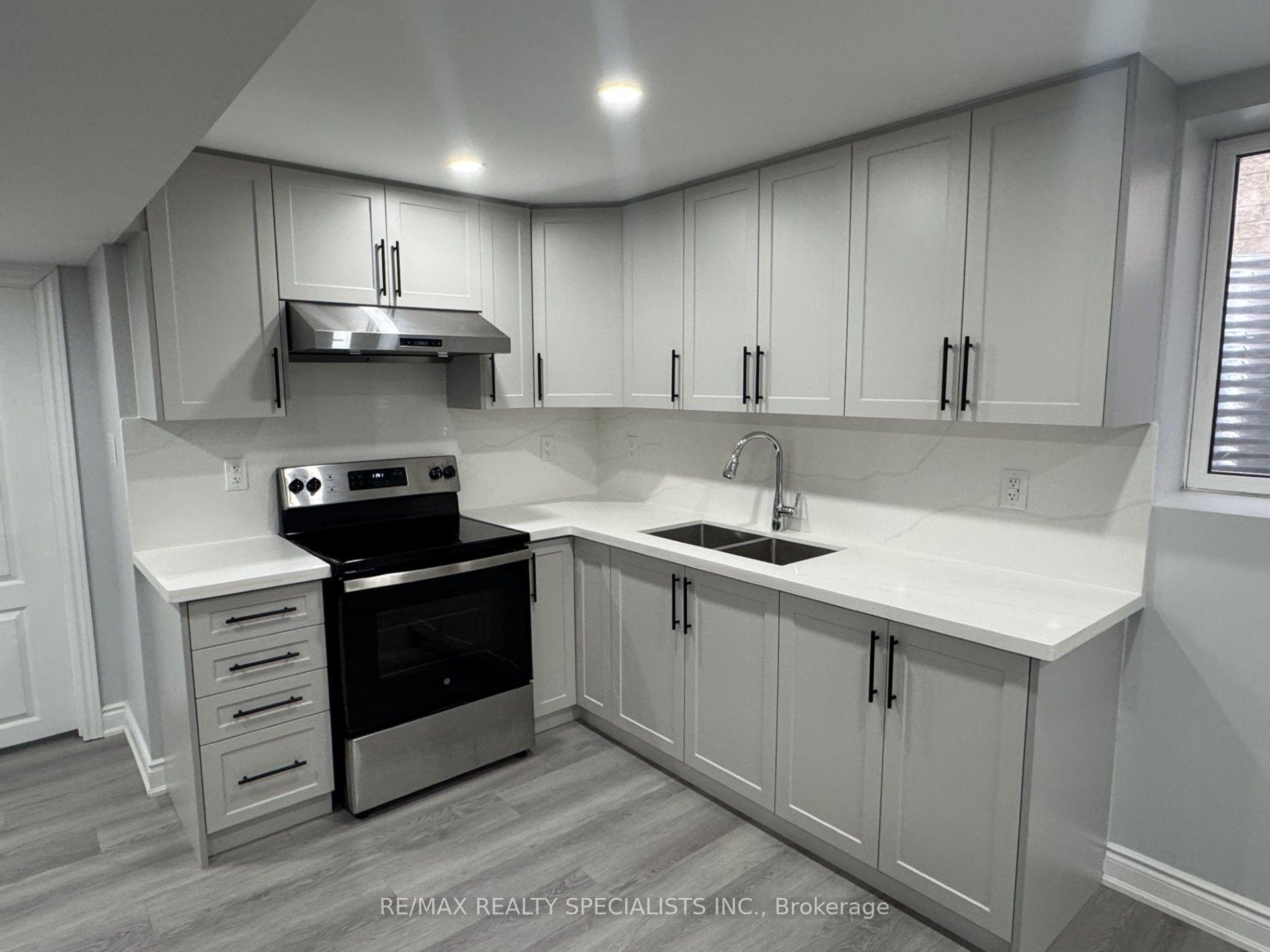 Photo 2 of 33 Bluffwood(Basement) Crescent, Brampton, Bram East — HOMEH