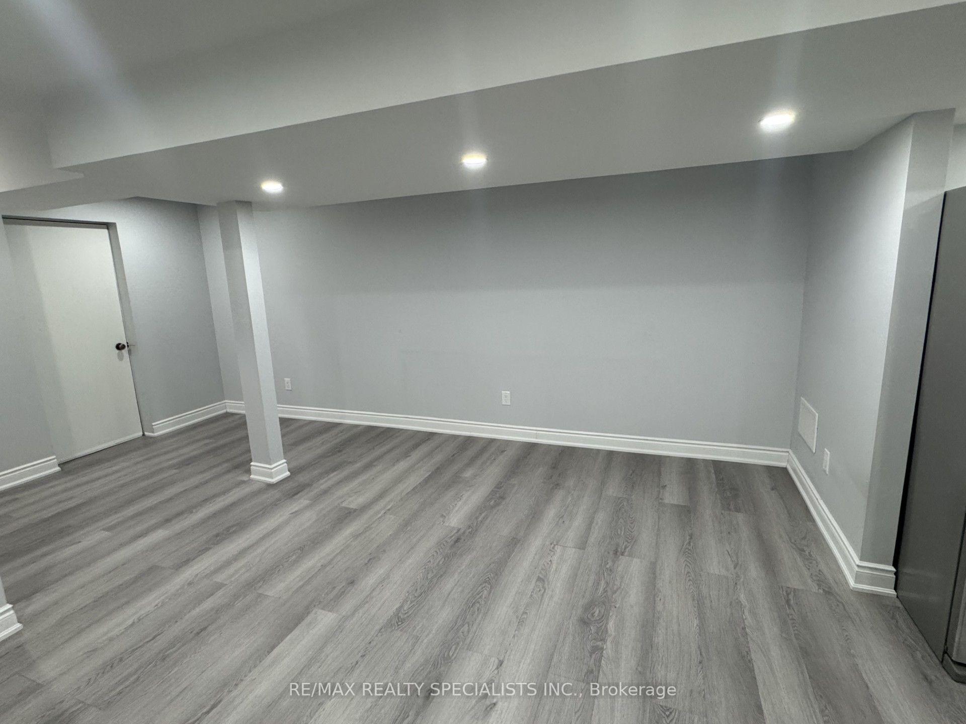 Photo 6 of 33 Bluffwood(Basement) Crescent, Brampton, Bram East — HOMEH