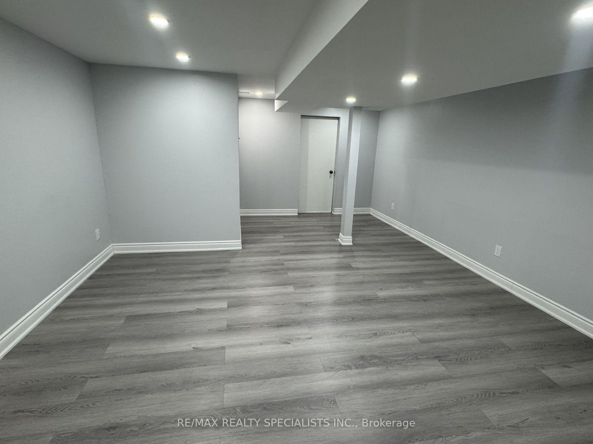 Photo 8 of 33 Bluffwood(Basement) Crescent, Brampton, Bram East — HOMEH