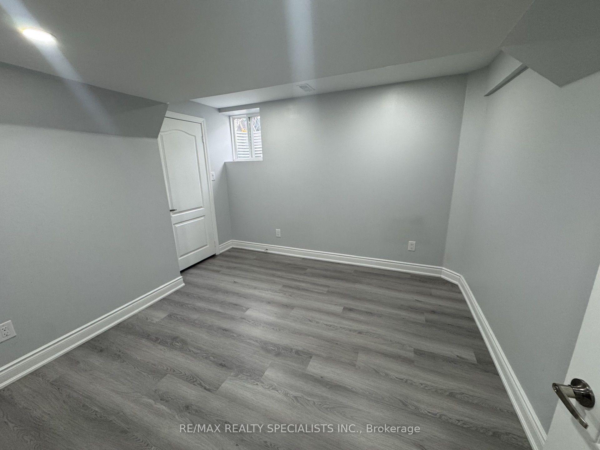 Photo 10 of 33 Bluffwood(Basement) Crescent, Brampton, Bram East — HOMEH
