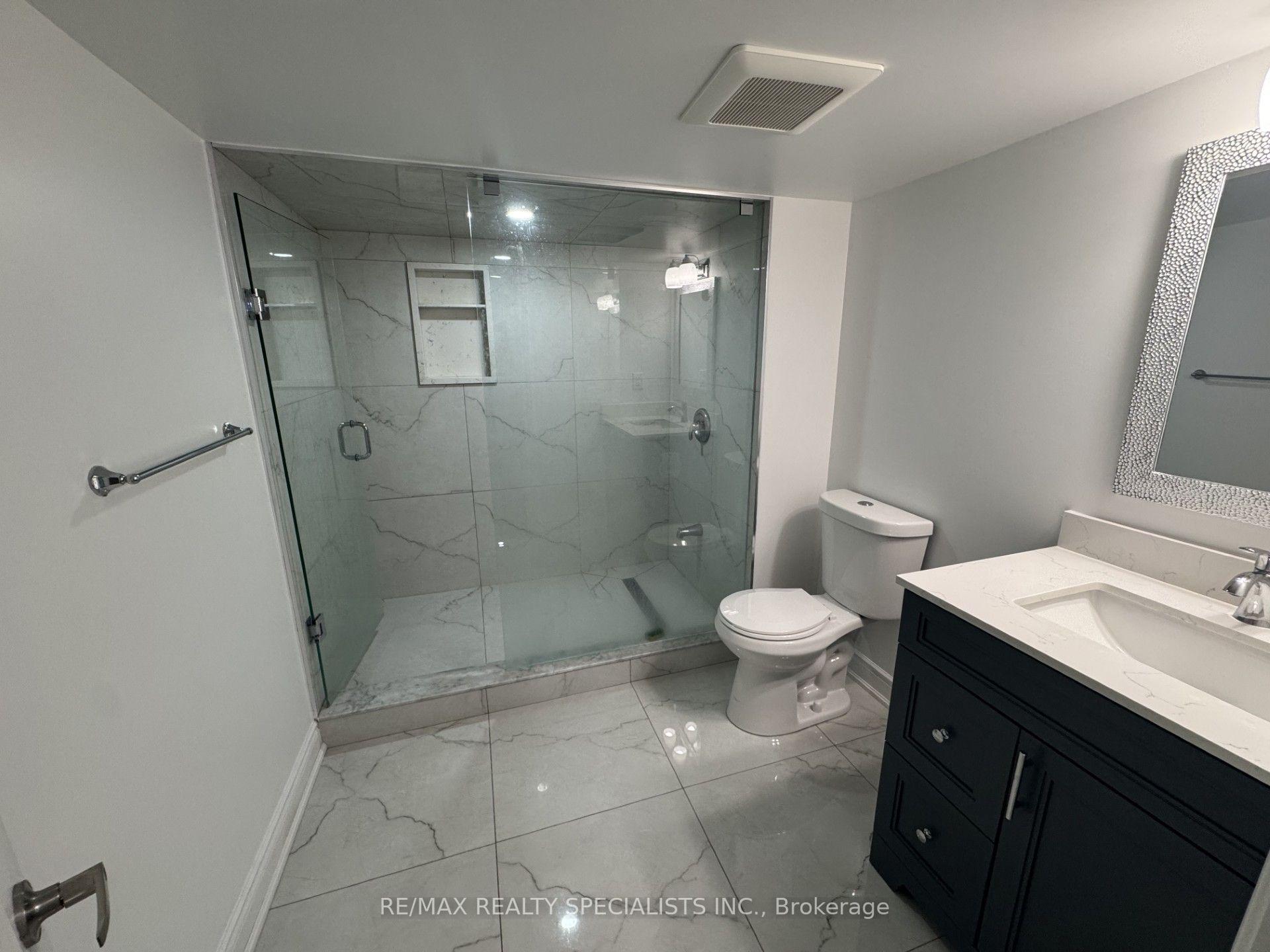 Photo 12 of 33 Bluffwood(Basement) Crescent, Brampton, Bram East — HOMEH
