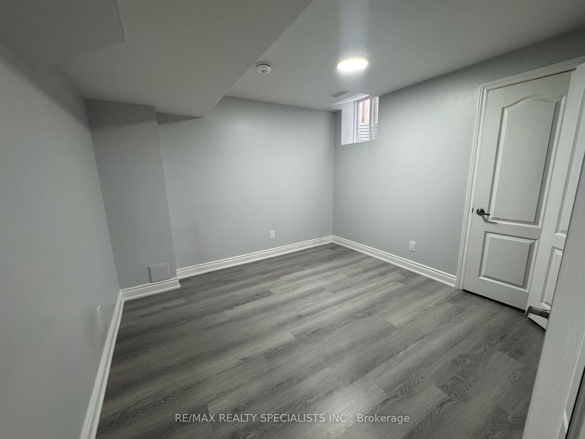 Photo 13 of 33 Bluffwood(Basement) Crescent, Brampton, Bram East — HOMEH