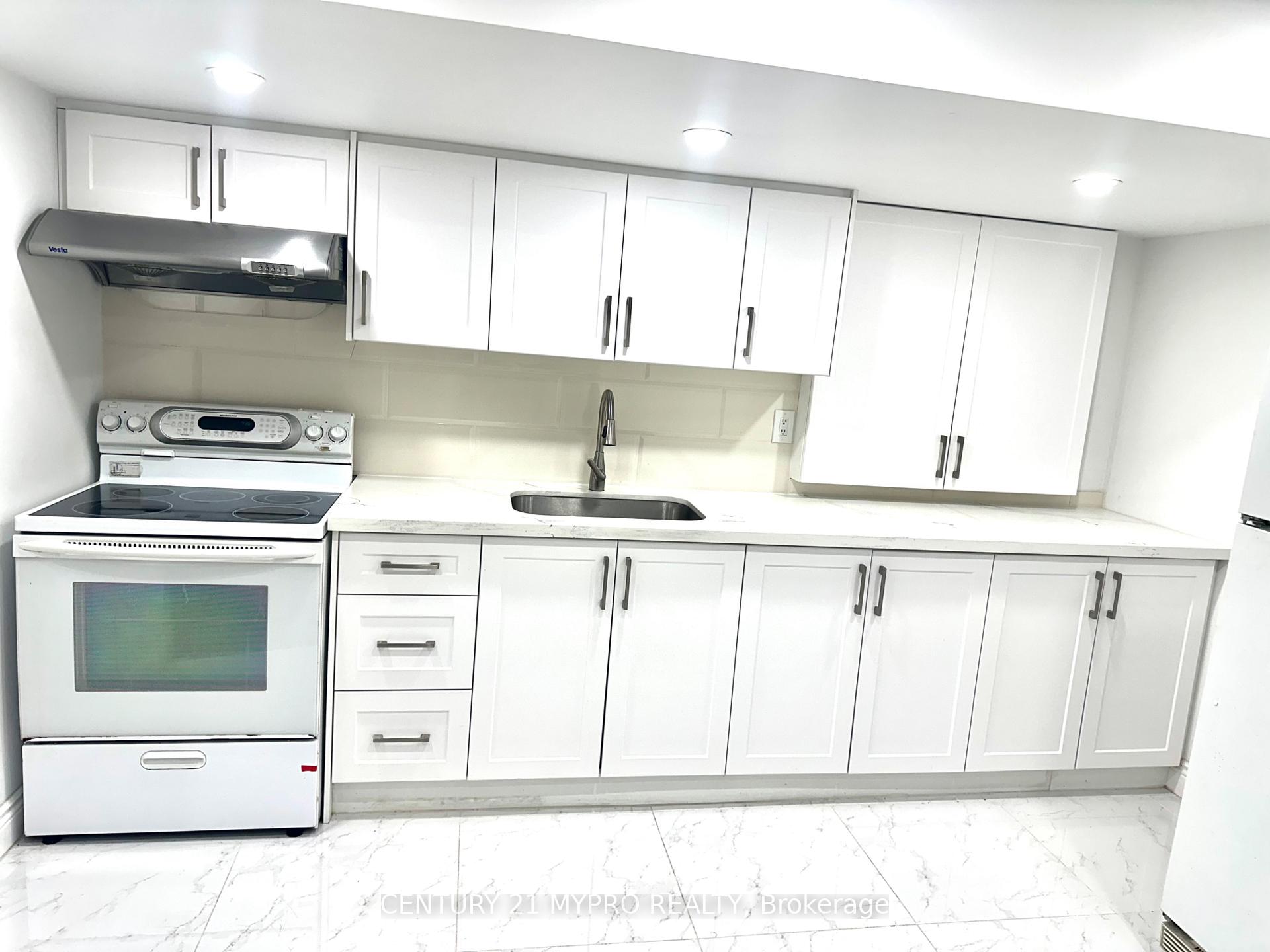 Photo 4 of 102 Worthing Avenue, Markham, Milliken Mills East — HOMEH