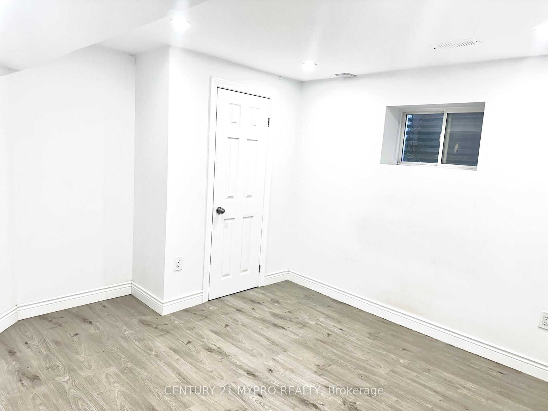 Photo 6 of 102 Worthing Avenue, Markham, Milliken Mills East — HOMEH