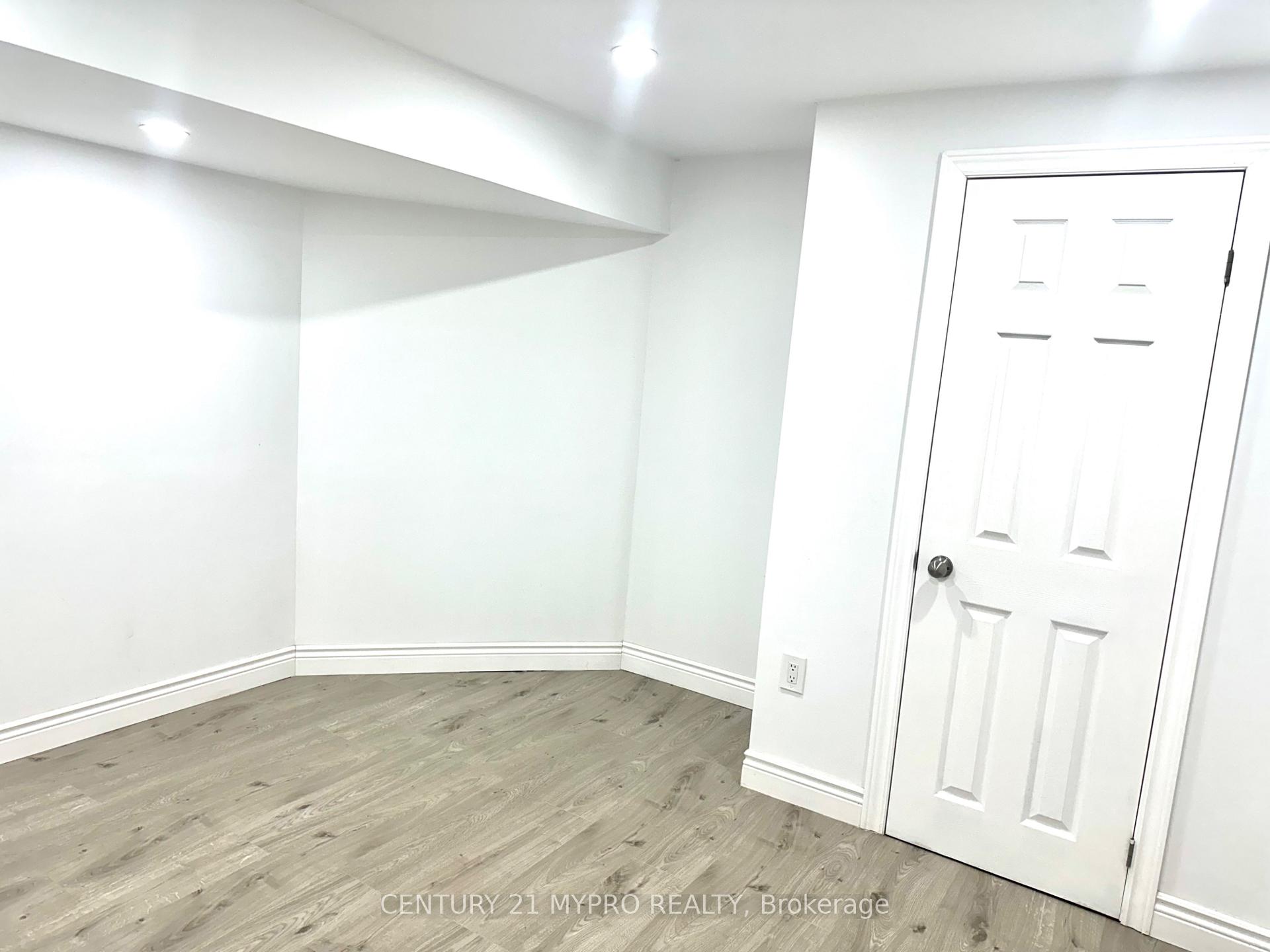 Photo 7 of 102 Worthing Avenue, Markham, Milliken Mills East — HOMEH