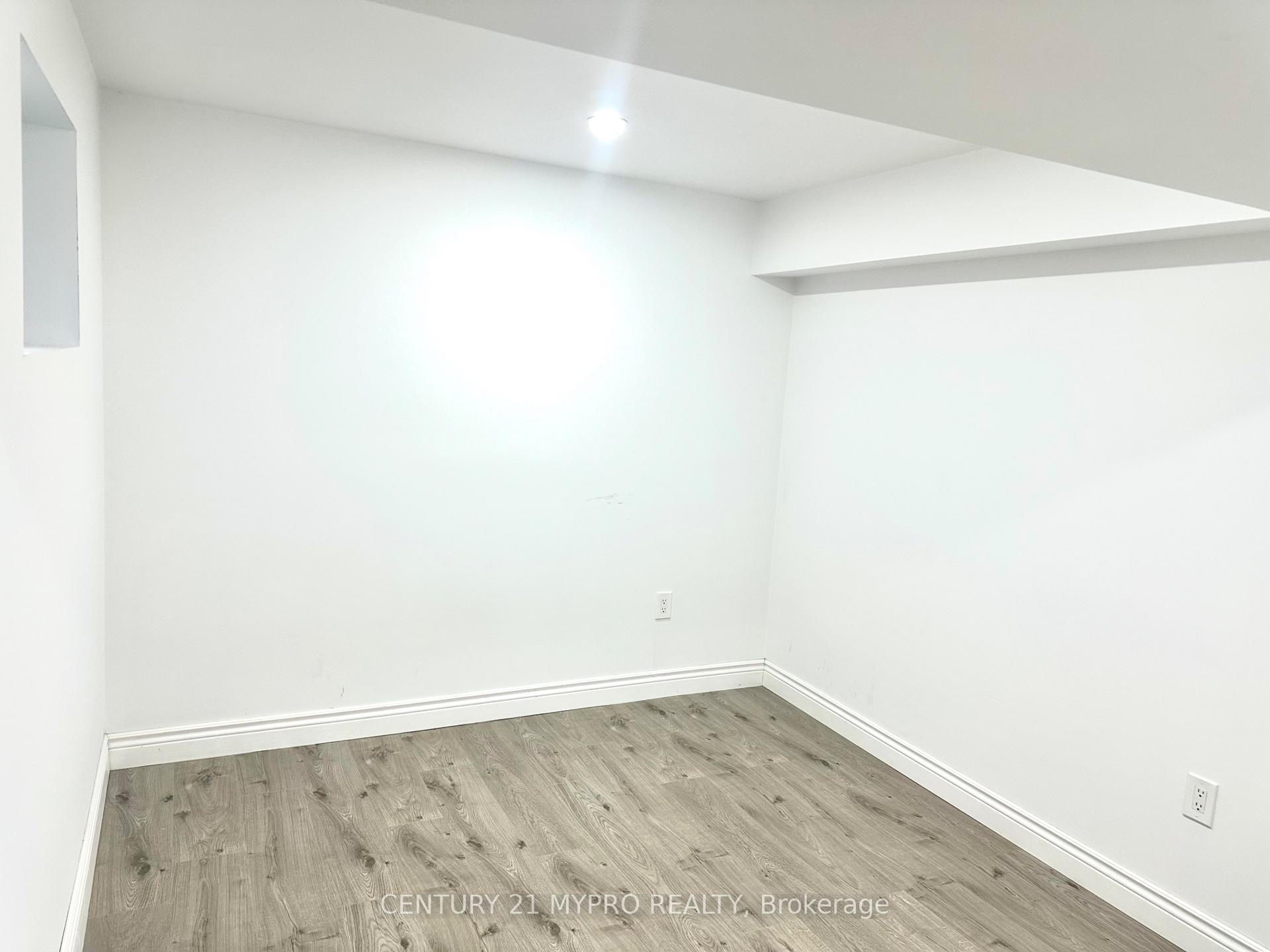 Photo 12 of 102 Worthing Avenue, Markham, Milliken Mills East — HOMEH