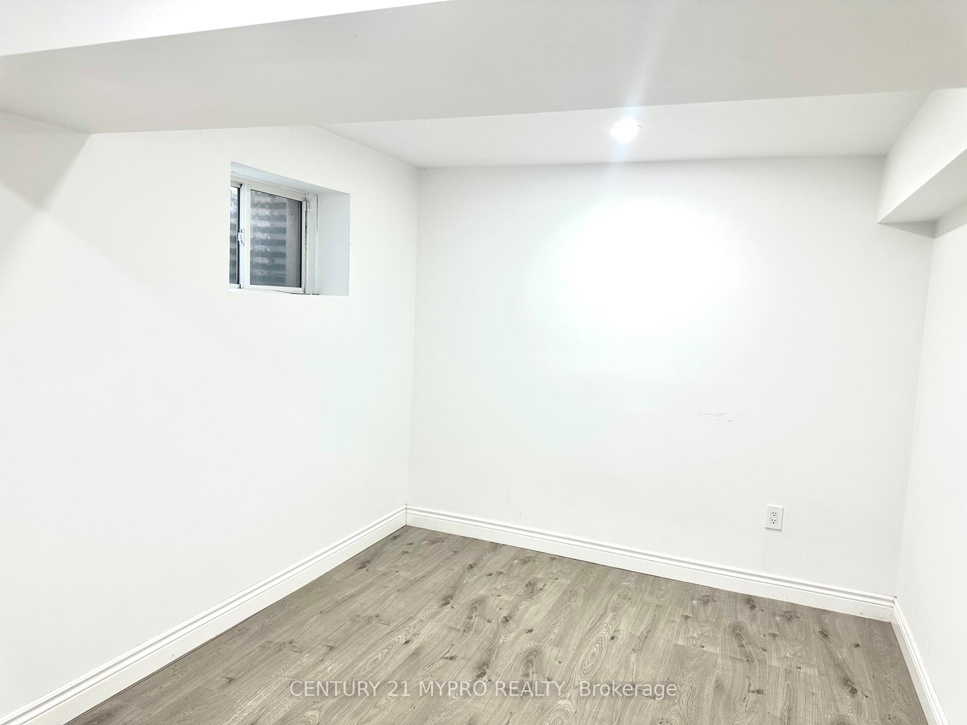 Photo 13 of 102 Worthing Avenue, Markham, Milliken Mills East — HOMEH