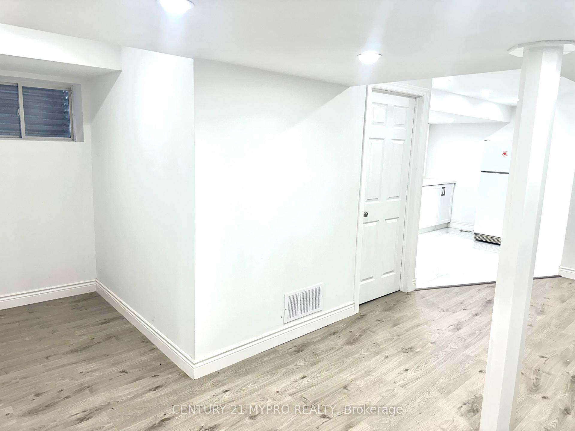 Photo 17 of 102 Worthing Avenue, Markham, Milliken Mills East — HOMEH