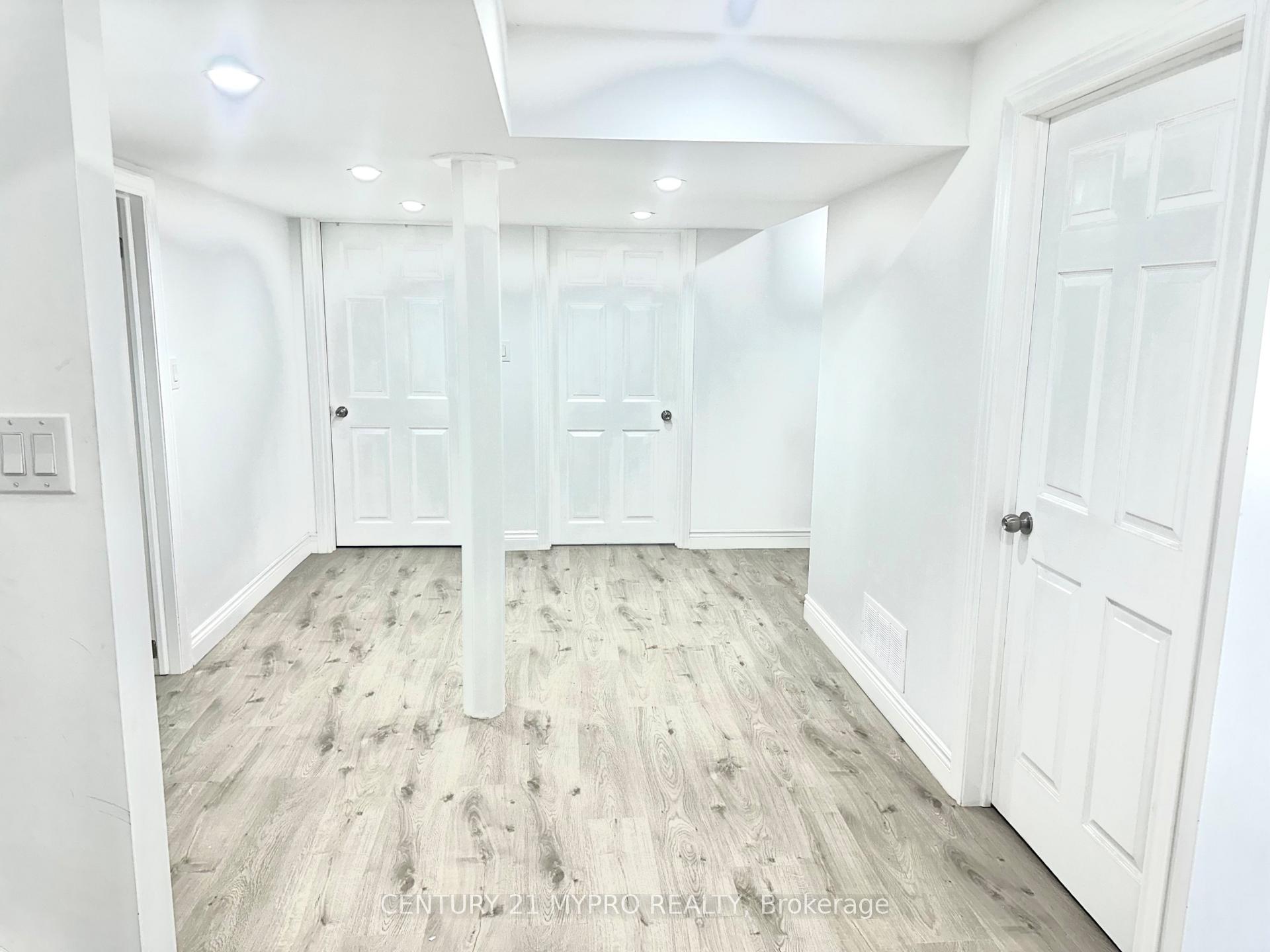 Photo 18 of 102 Worthing Avenue, Markham, Milliken Mills East — HOMEH
