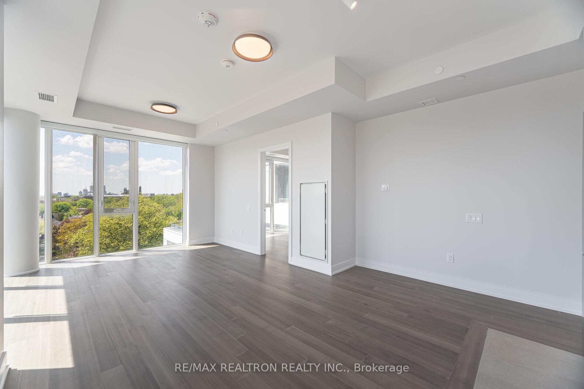Photo 7 of Unit 710, 664 Spadina Avenue, Toronto, University — HOMEH