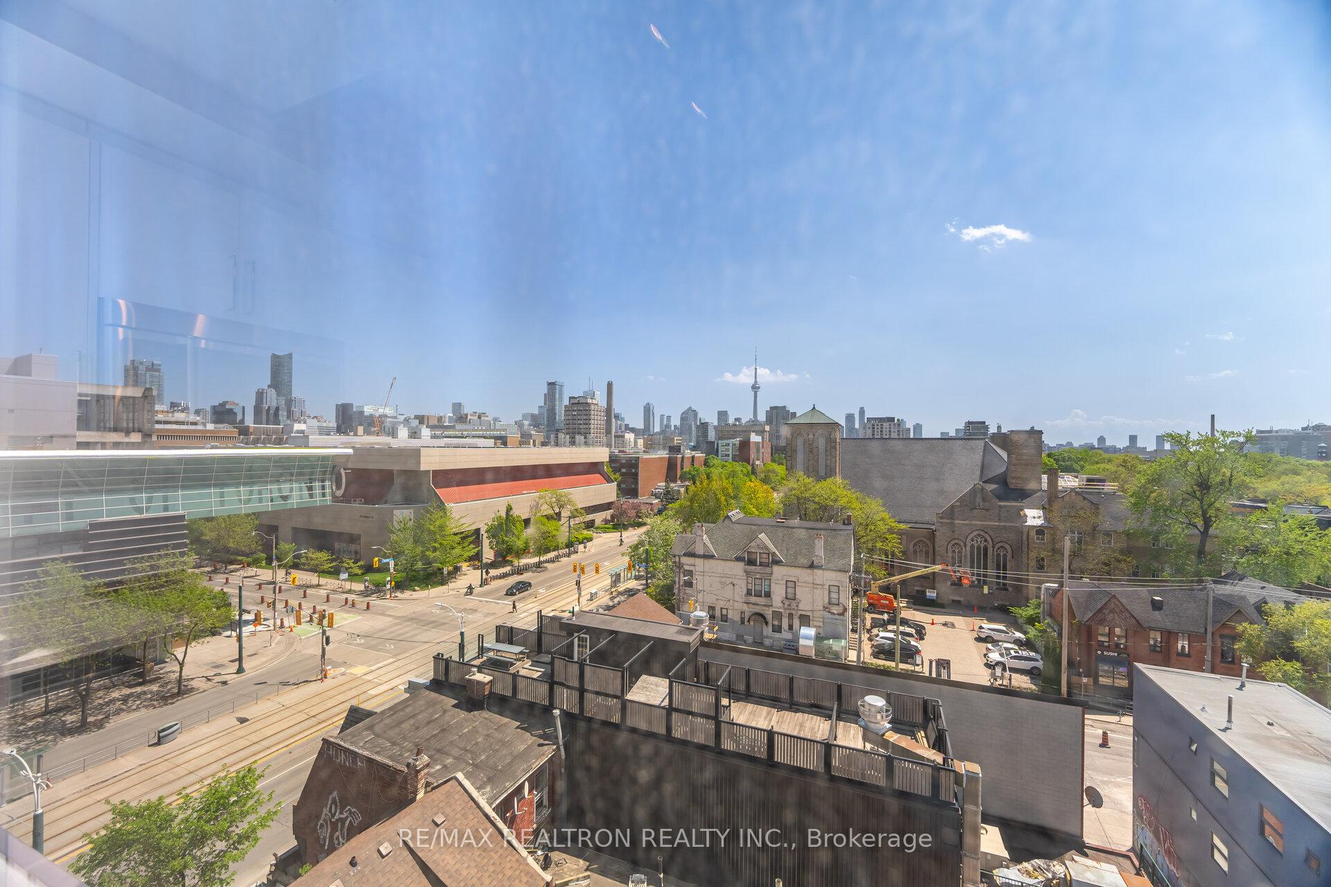 Photo 12 of Unit 710, 664 Spadina Avenue, Toronto, University — HOMEH