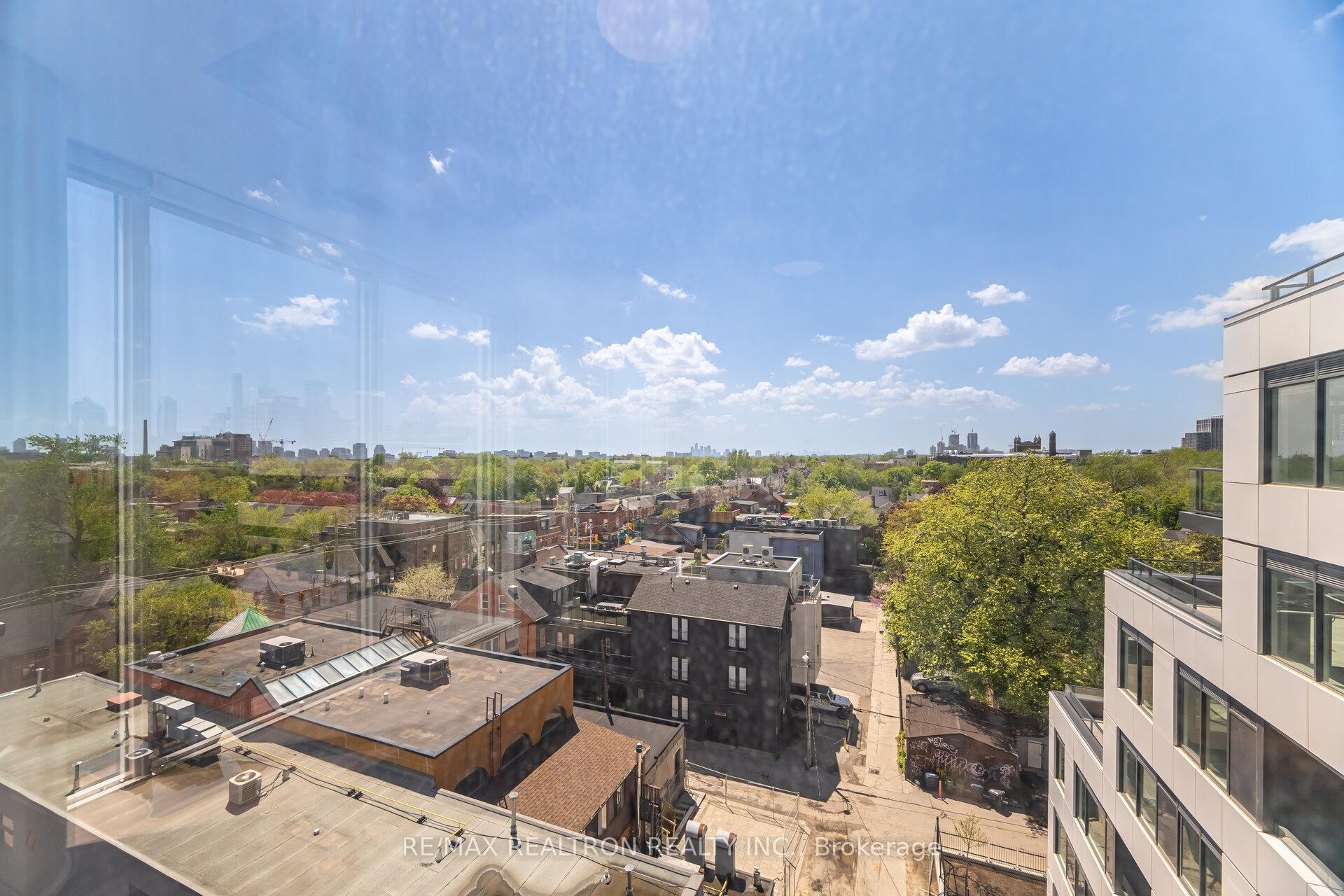Photo 14 of Unit 710, 664 Spadina Avenue, Toronto, University — HOMEH