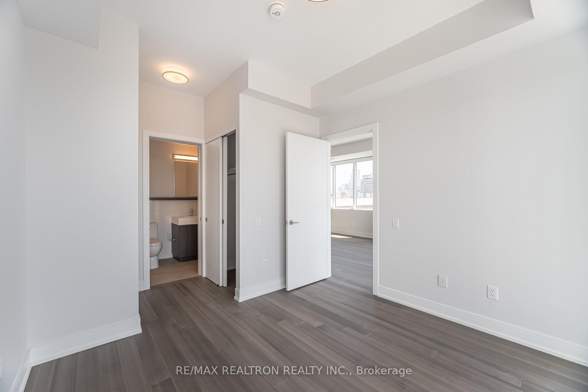 Photo 17 of Unit 710, 664 Spadina Avenue, Toronto, University — HOMEH