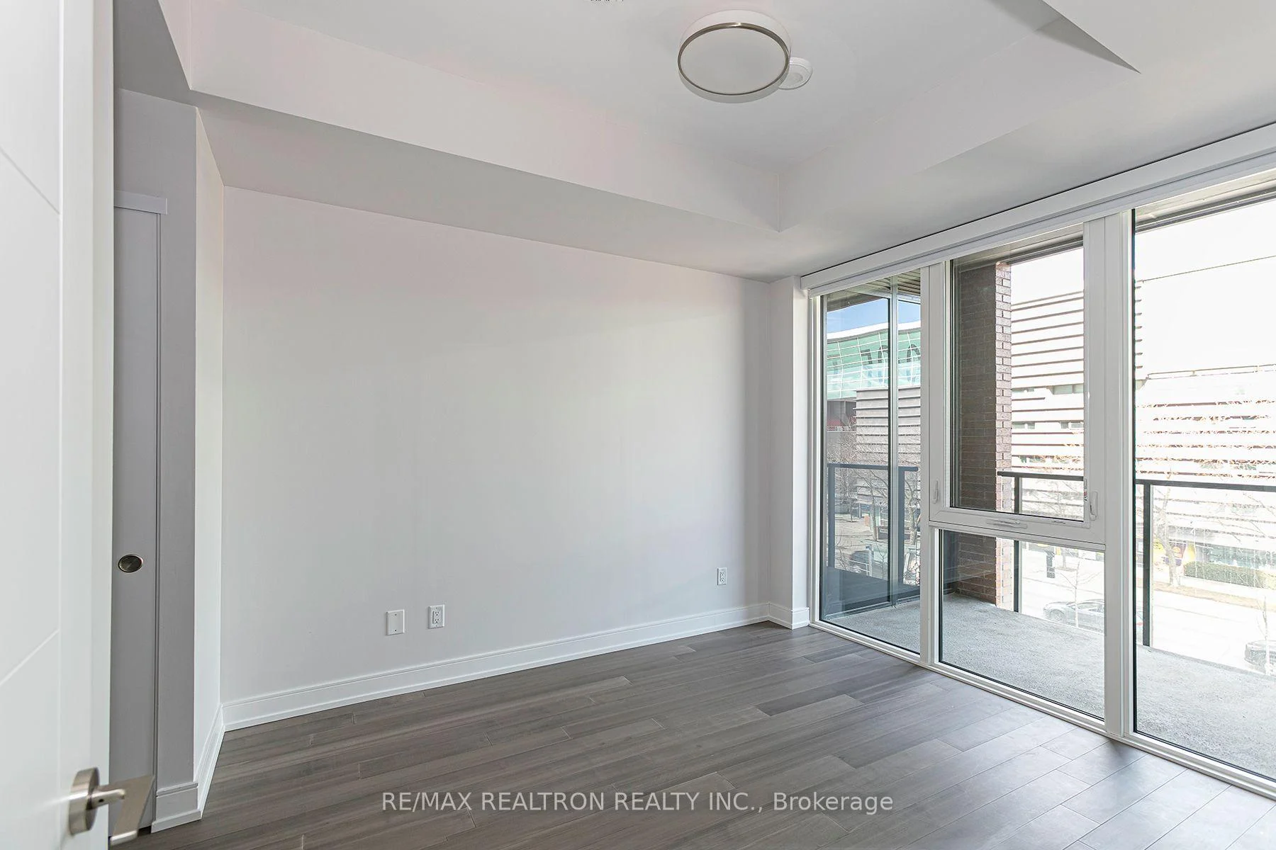 Photo 8 of Unit 710, 664 Spadina Avenue, Toronto, University — HOMEH