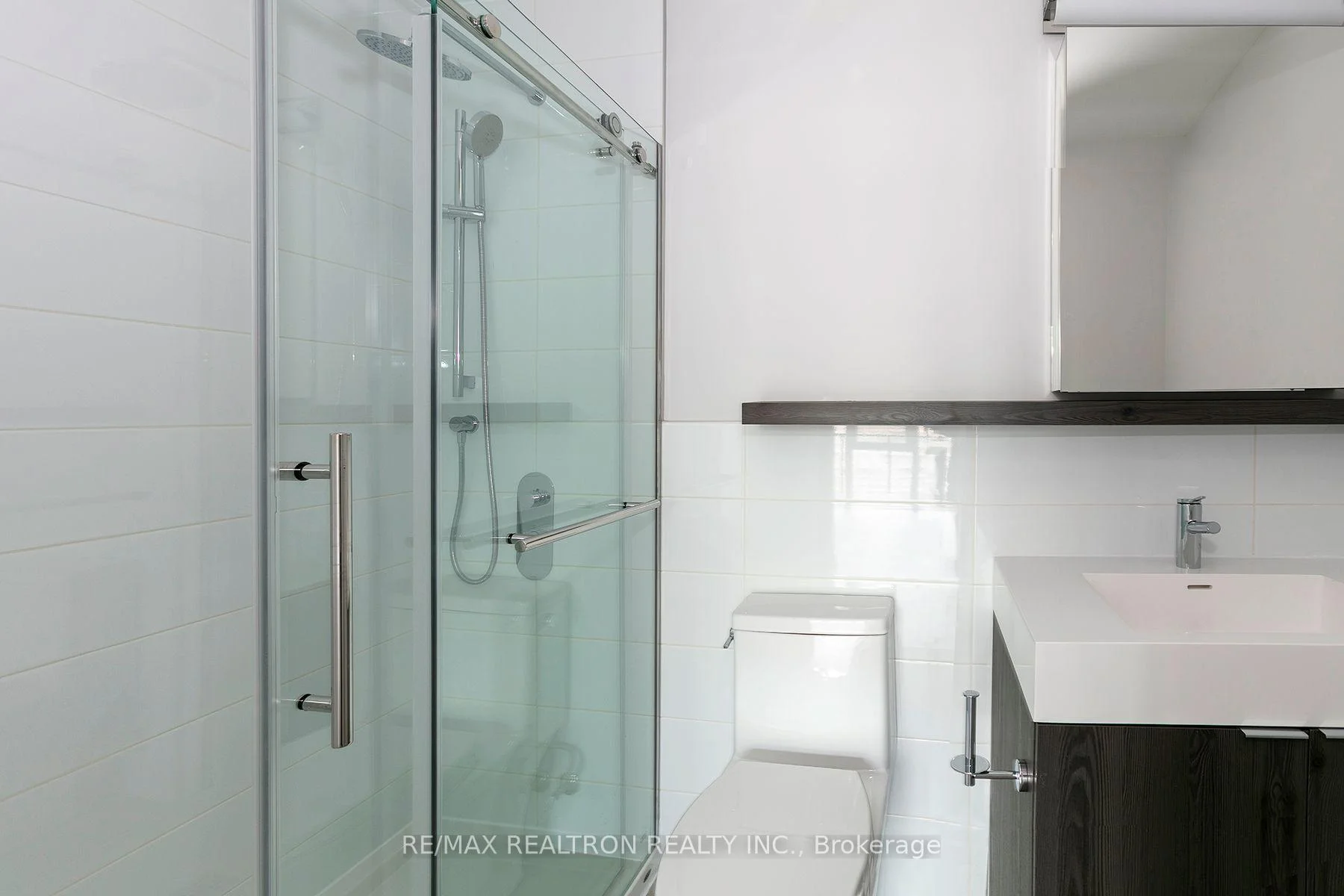 Photo 10 of Unit 710, 664 Spadina Avenue, Toronto, University — HOMEH