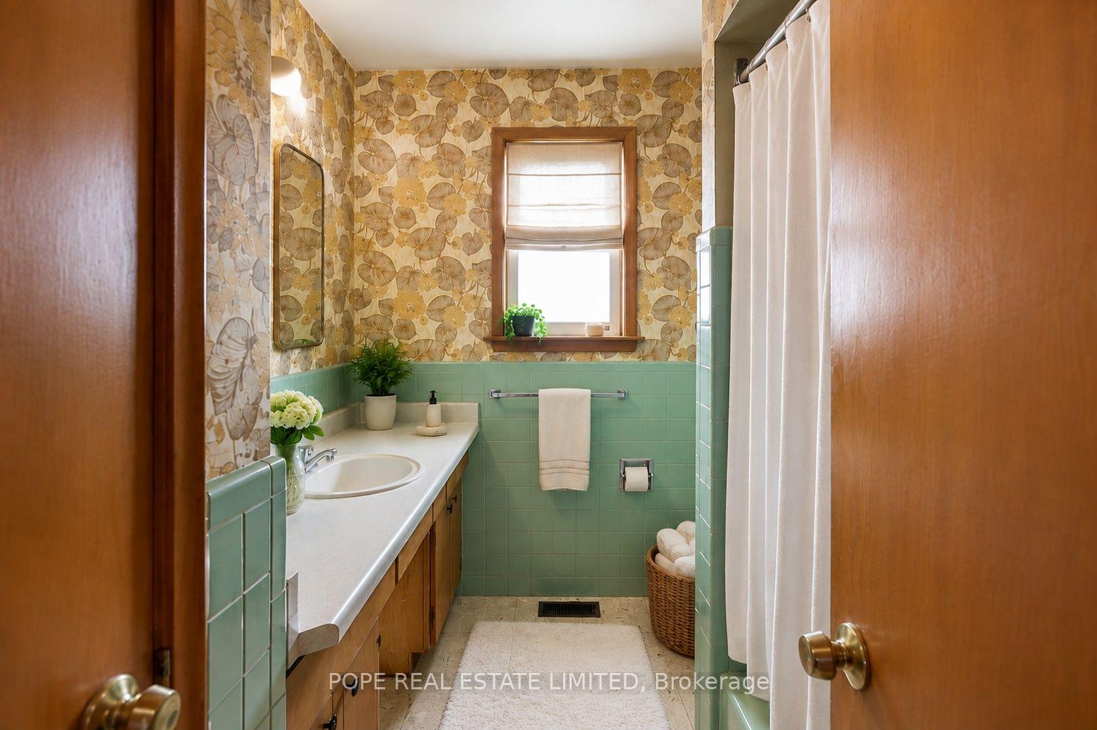 Photo 7 of 16 Pipestone Place, Etobicoke, Elms-Old Rexdale — HOMEH