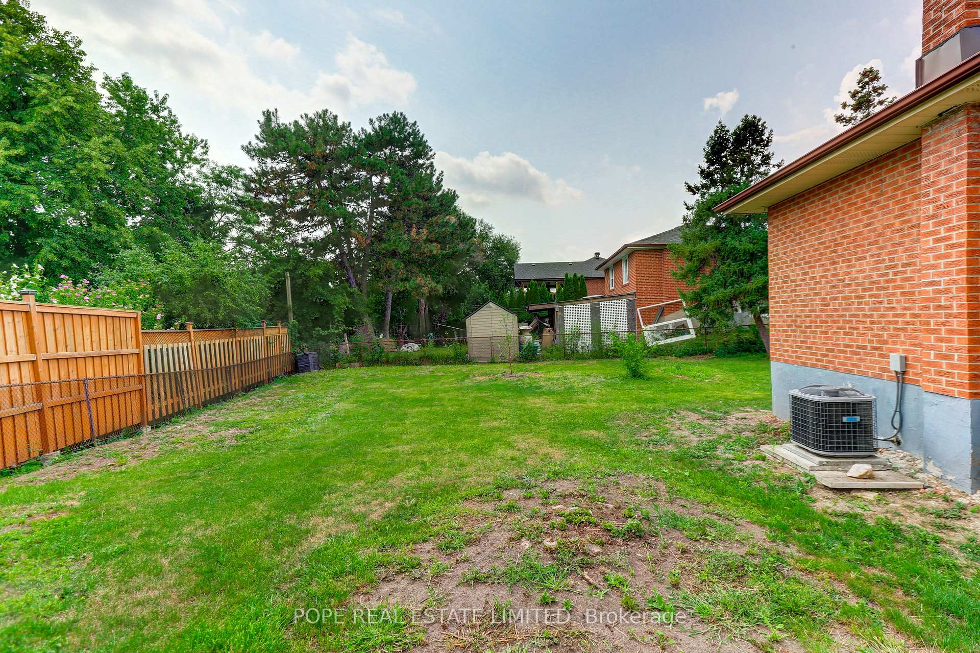 Photo 17 of 16 Pipestone Place, Etobicoke, Elms-Old Rexdale — HOMEH