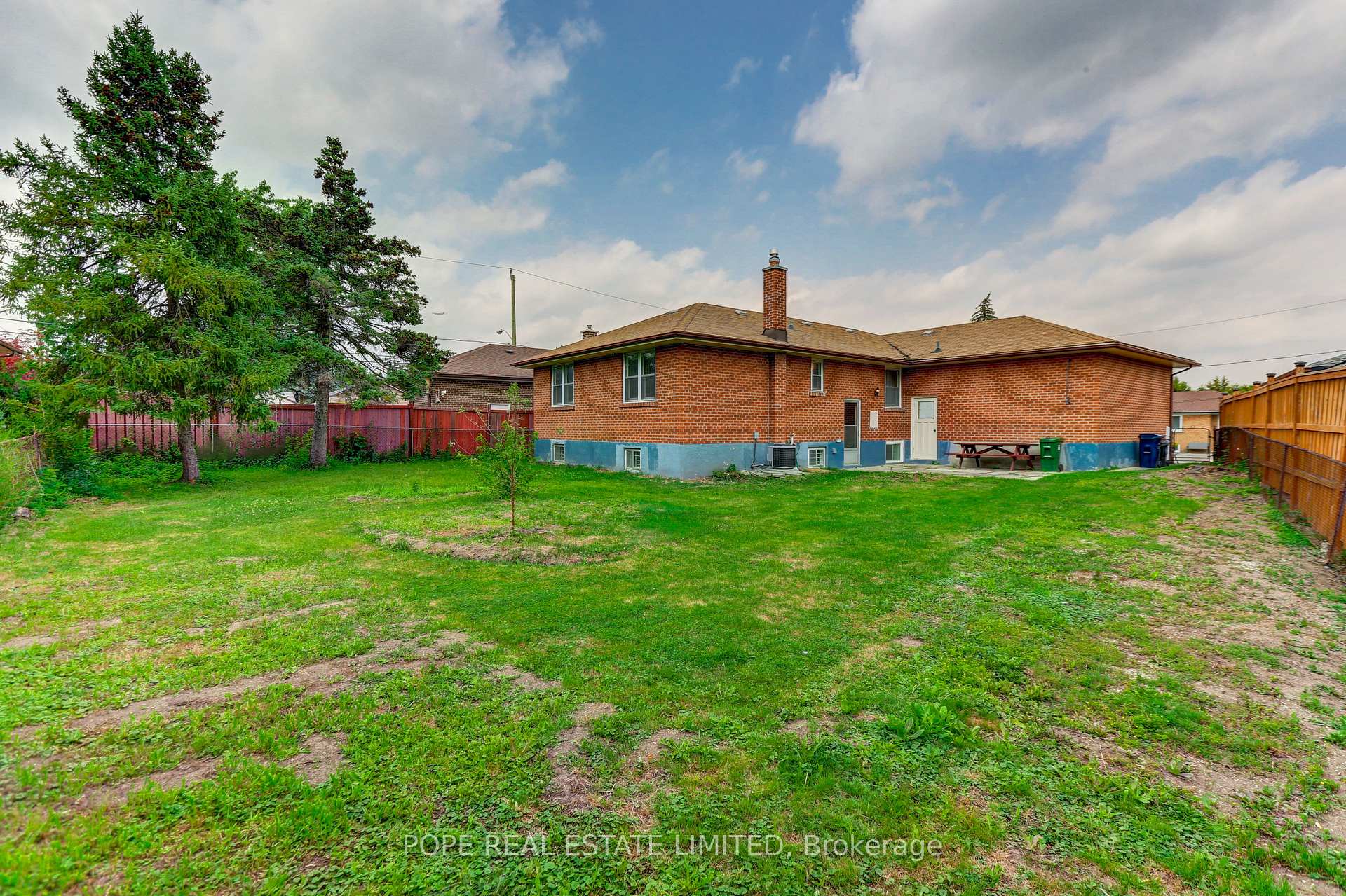 Photo 19 of 16 Pipestone Place, Etobicoke, Elms-Old Rexdale — HOMEH