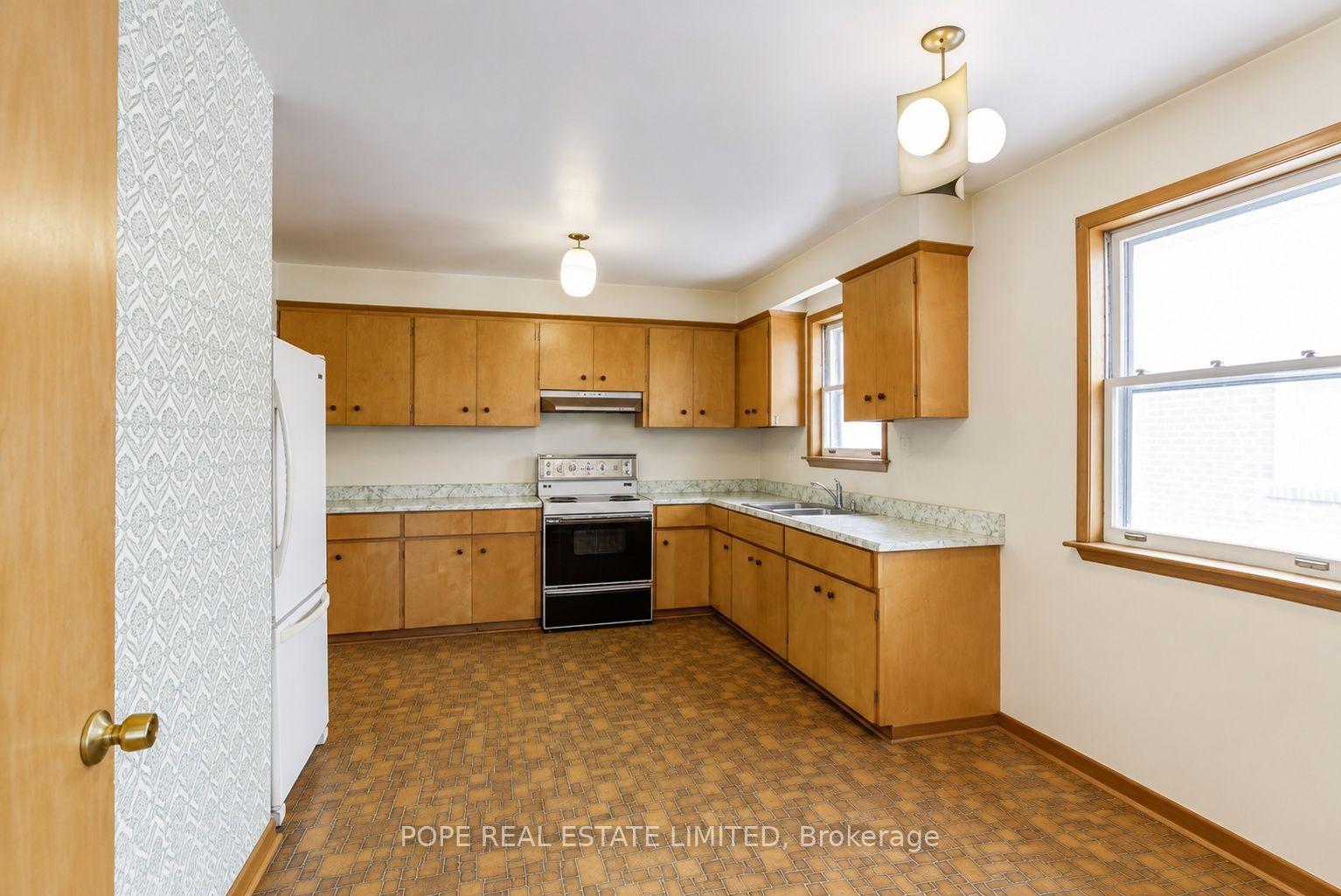 Photo 27 of 16 Pipestone Place, Etobicoke, Elms-Old Rexdale — HOMEH