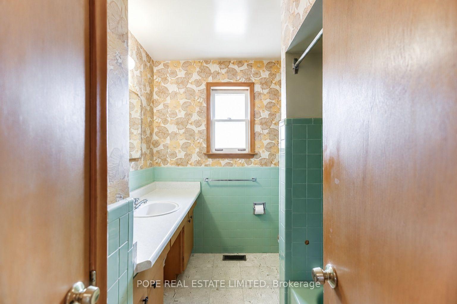 Photo 31 of 16 Pipestone Place, Etobicoke, Elms-Old Rexdale — HOMEH