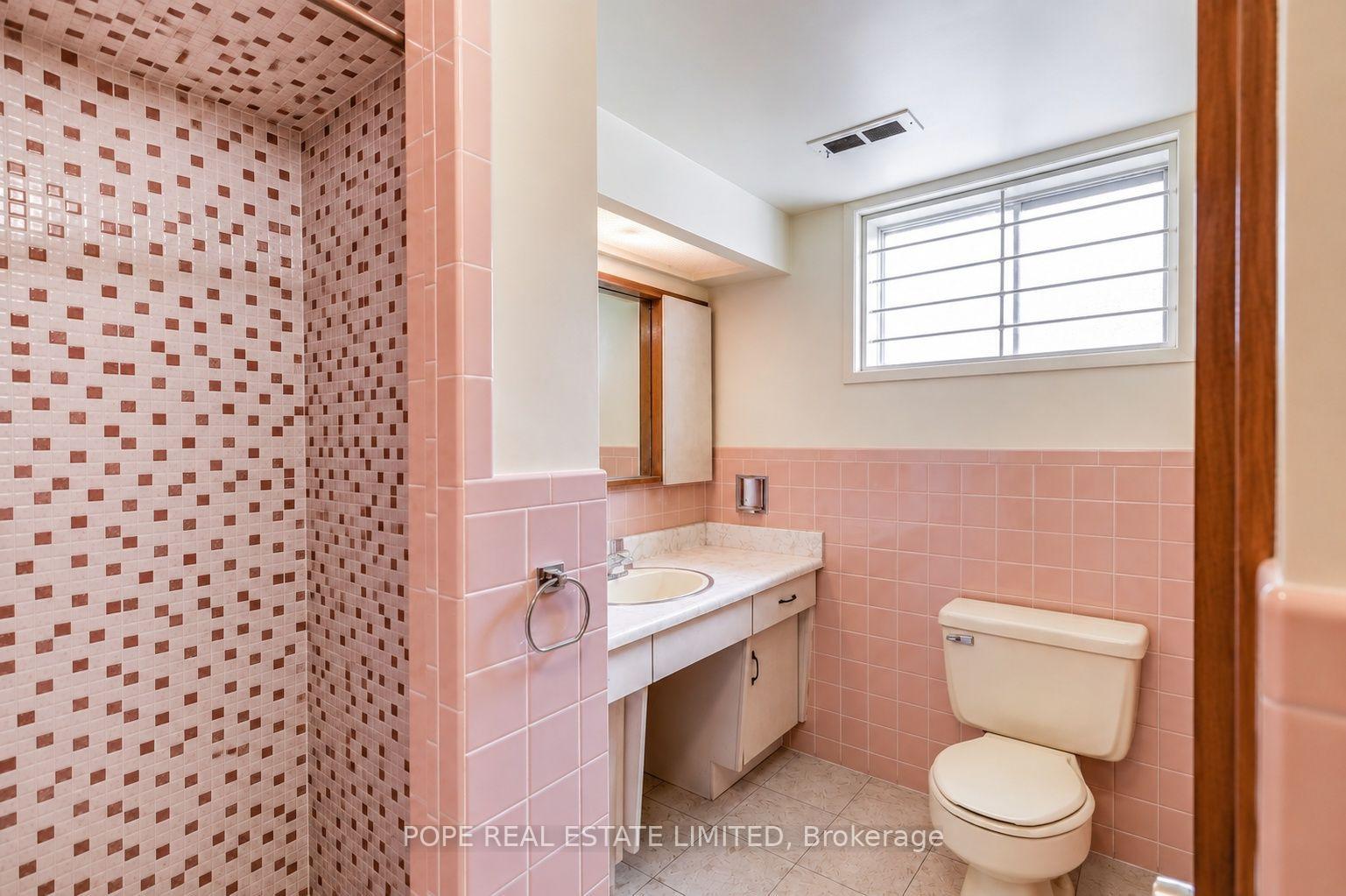 Photo 39 of 16 Pipestone Place, Etobicoke, Elms-Old Rexdale — HOMEH