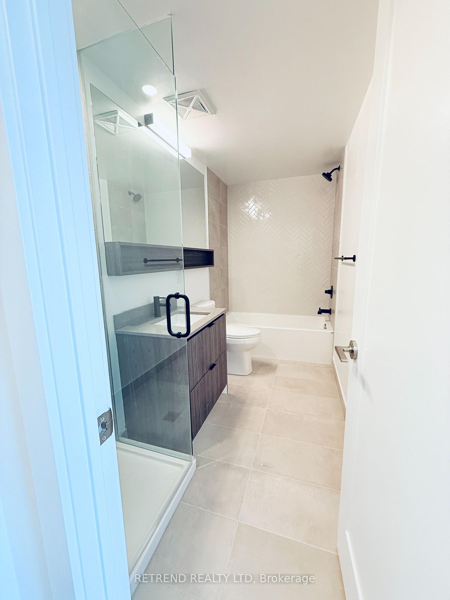 Photo 8 of Unit 902, 8888 Yonge Street, Richmond Hill, South Richvale — HOMEH