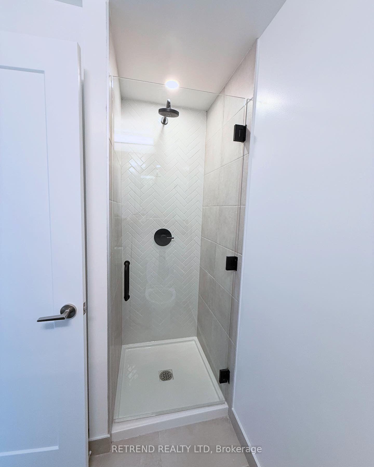Photo 13 of Unit 902, 8888 Yonge Street, Richmond Hill, South Richvale — HOMEH