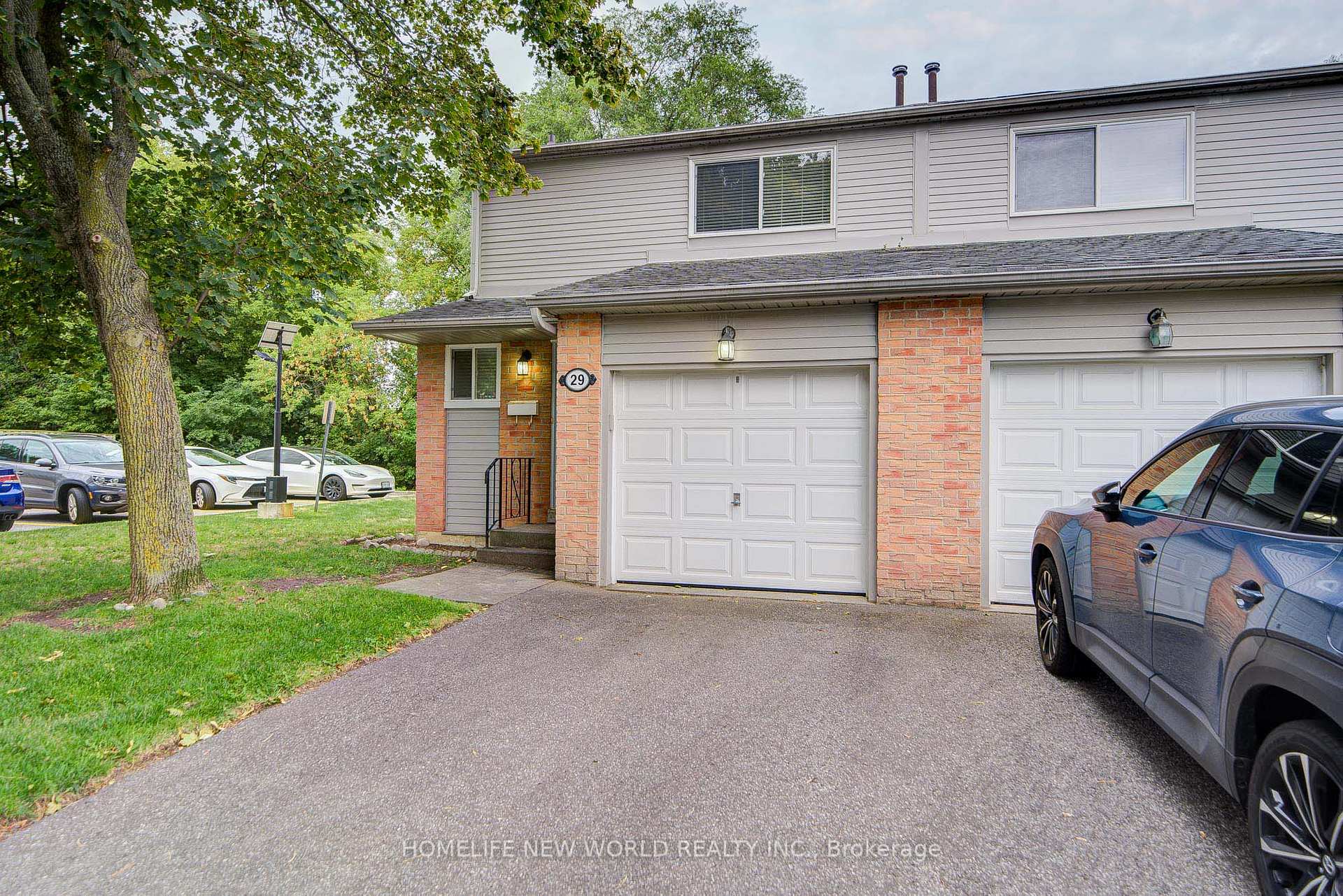 Photo 2 of 29 New Havens Way, Markham, Thornhill — HOMEH