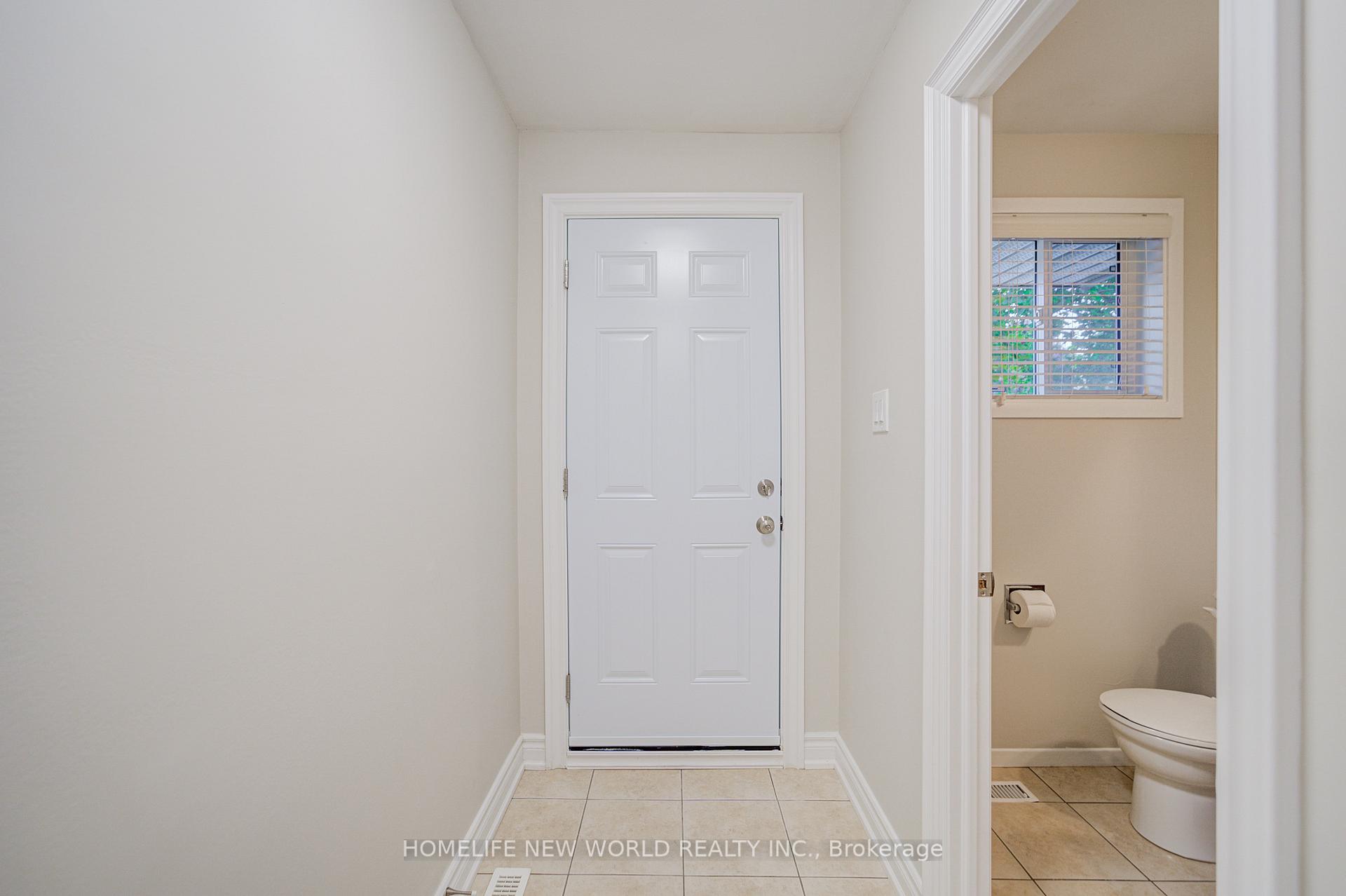 Photo 4 of 29 New Havens Way, Markham, Thornhill — HOMEH