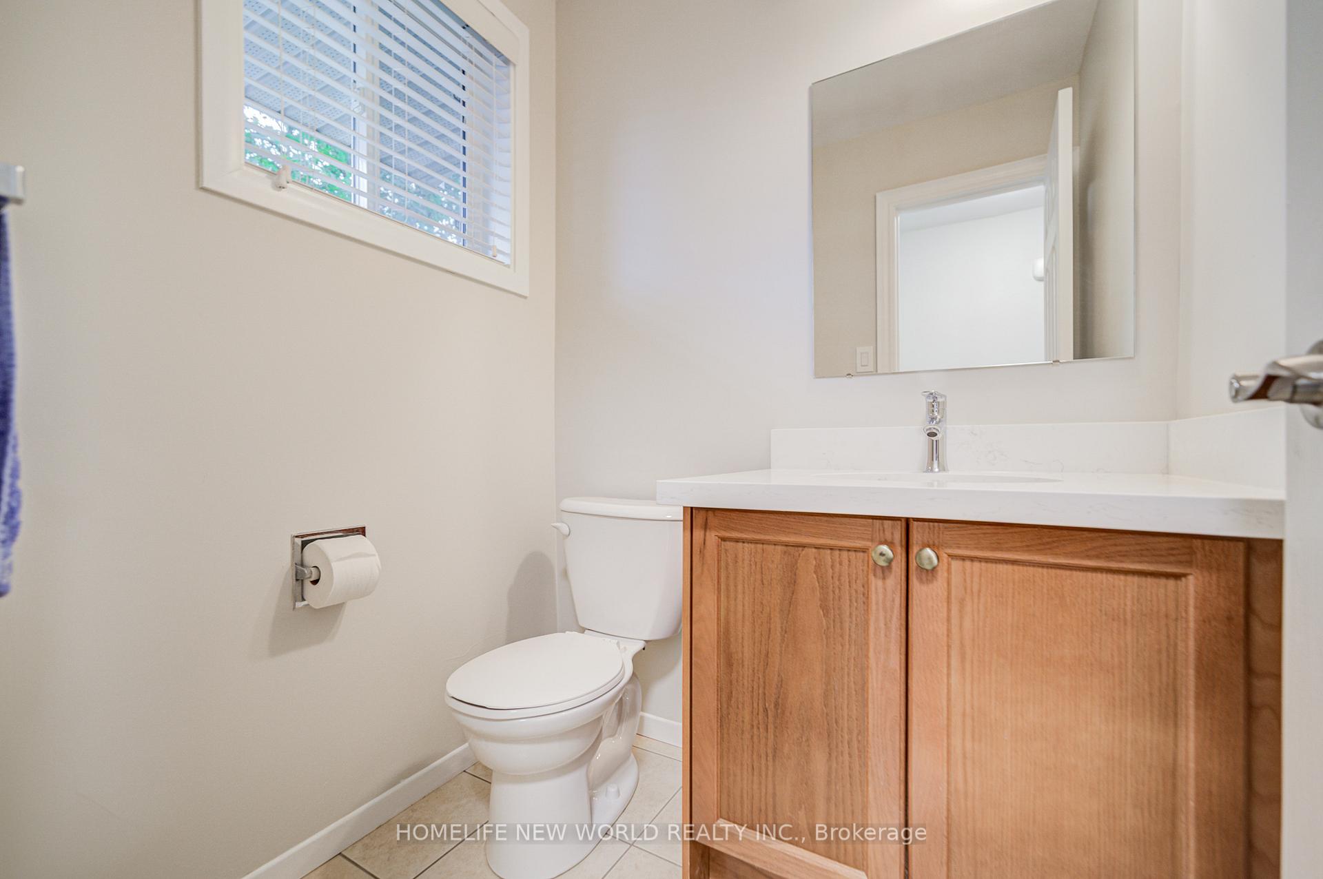 Photo 5 of 29 New Havens Way, Markham, Thornhill — HOMEH