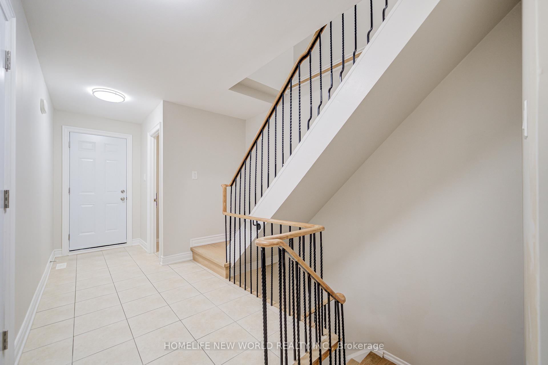 Photo 7 of 29 New Havens Way, Markham, Thornhill — HOMEH