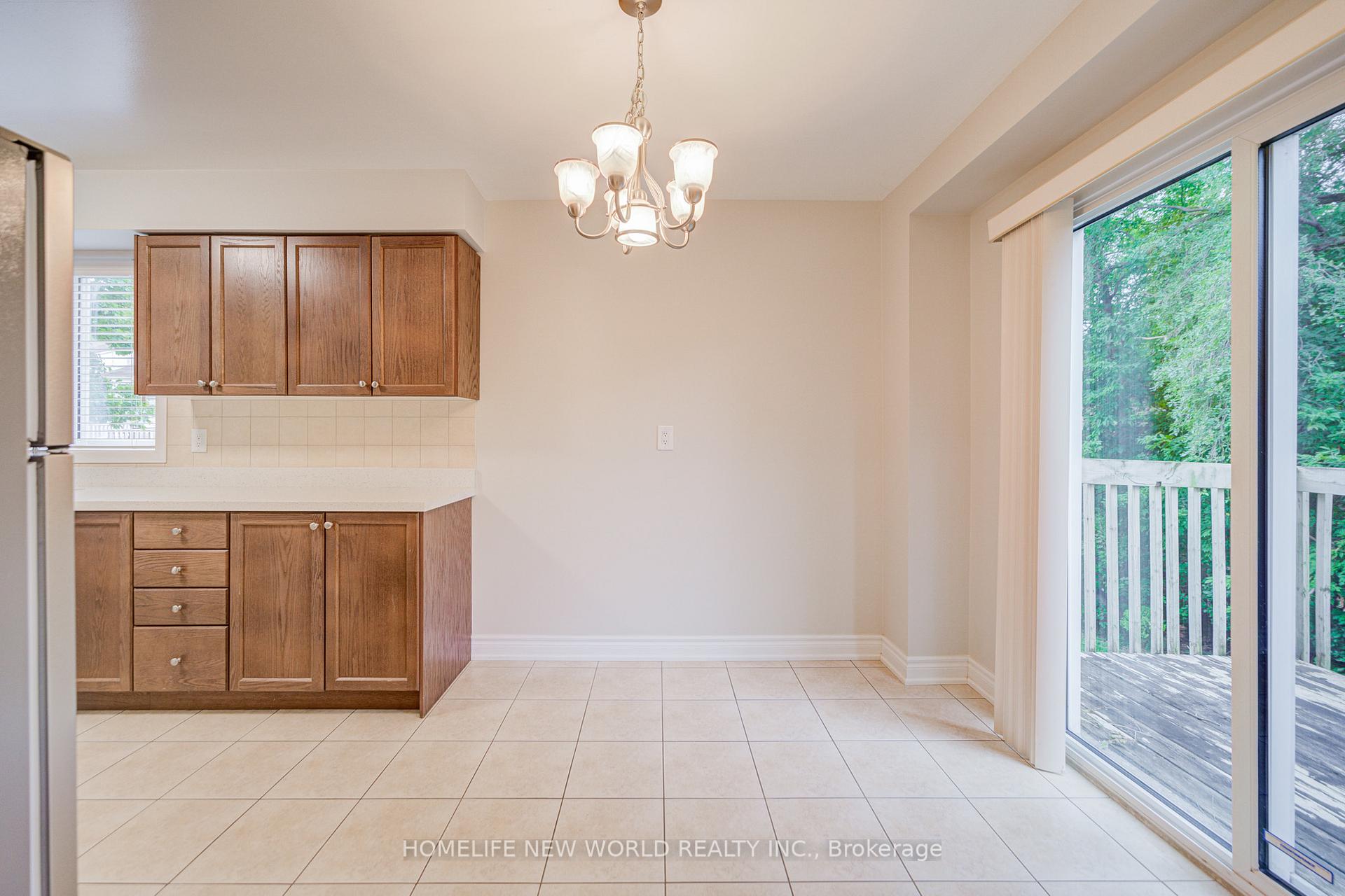 Photo 10 of 29 New Havens Way, Markham, Thornhill — HOMEH