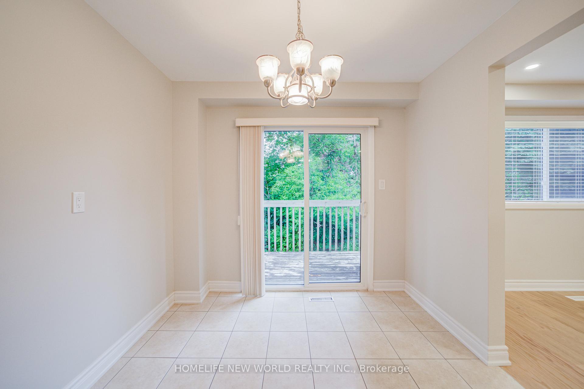 Photo 11 of 29 New Havens Way, Markham, Thornhill — HOMEH