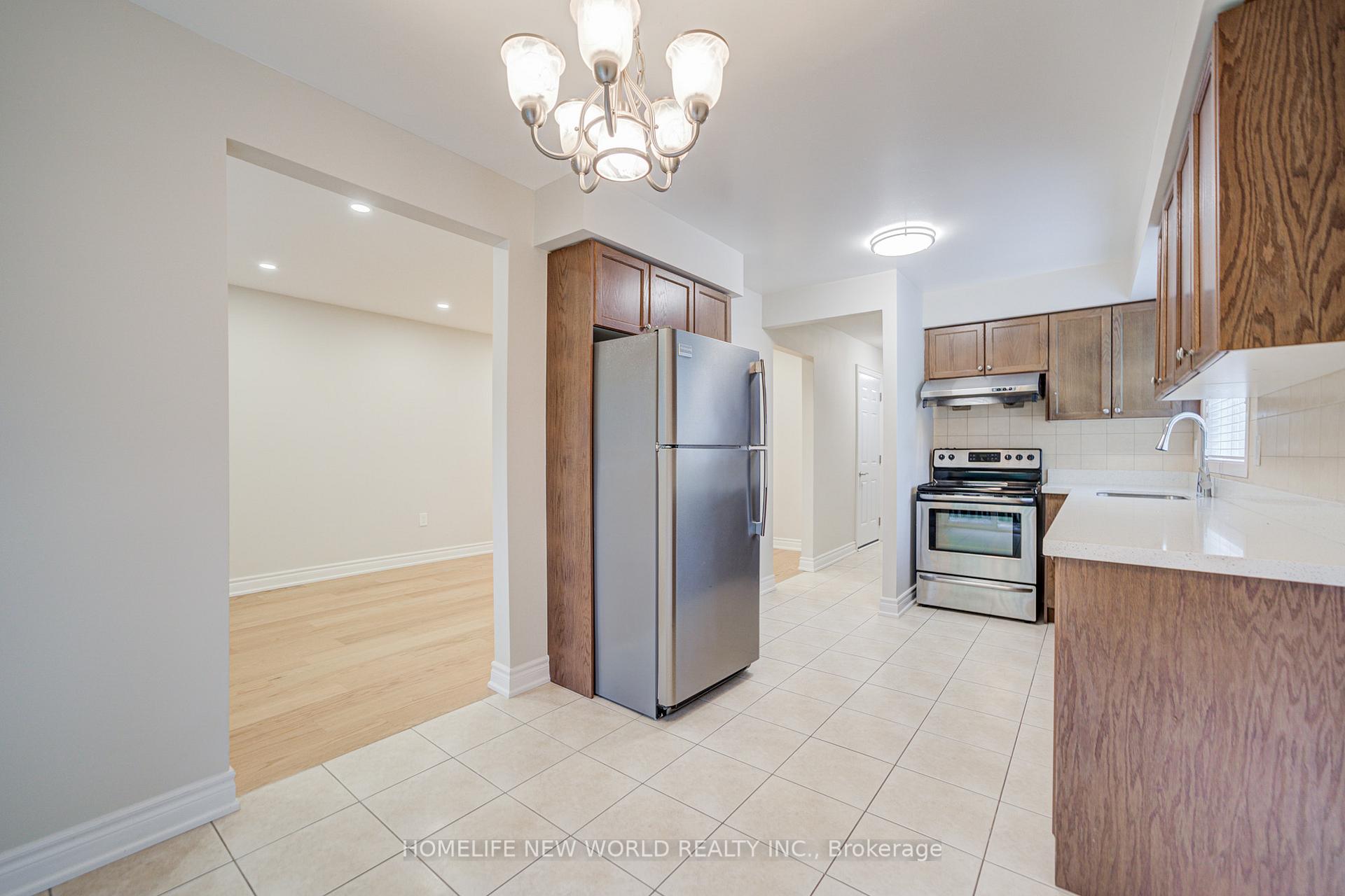Photo 12 of 29 New Havens Way, Markham, Thornhill — HOMEH