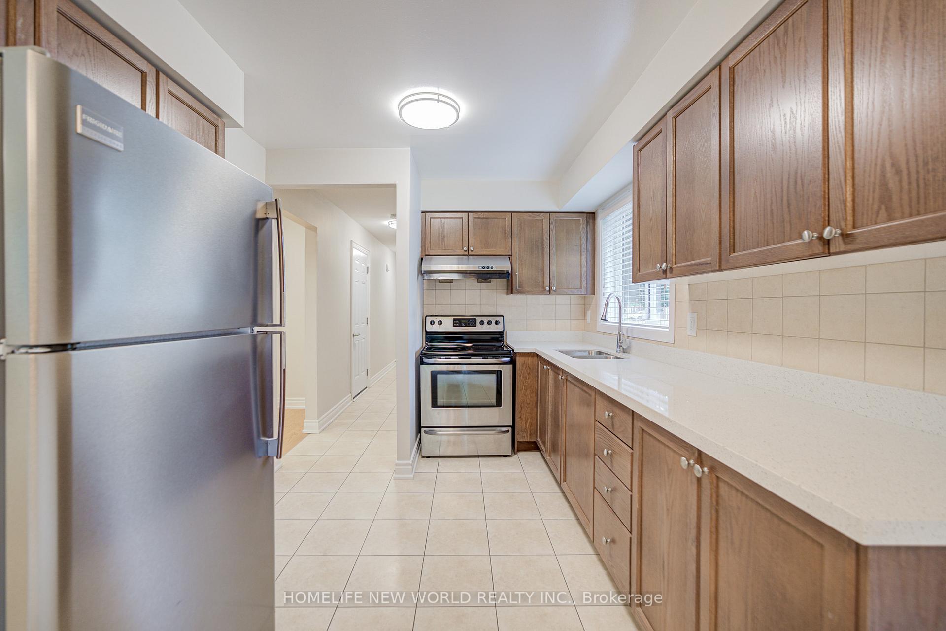 Photo 13 of 29 New Havens Way, Markham, Thornhill — HOMEH