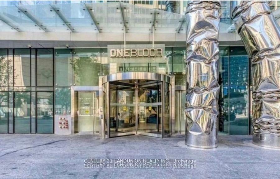 Photo of Unit 2612, 1 Bloor Street E