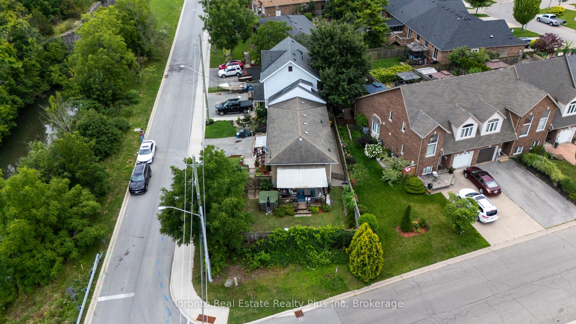 Photo 5 of 23 Moffatt Street, St. Catharines, Oakdale — HOMEH