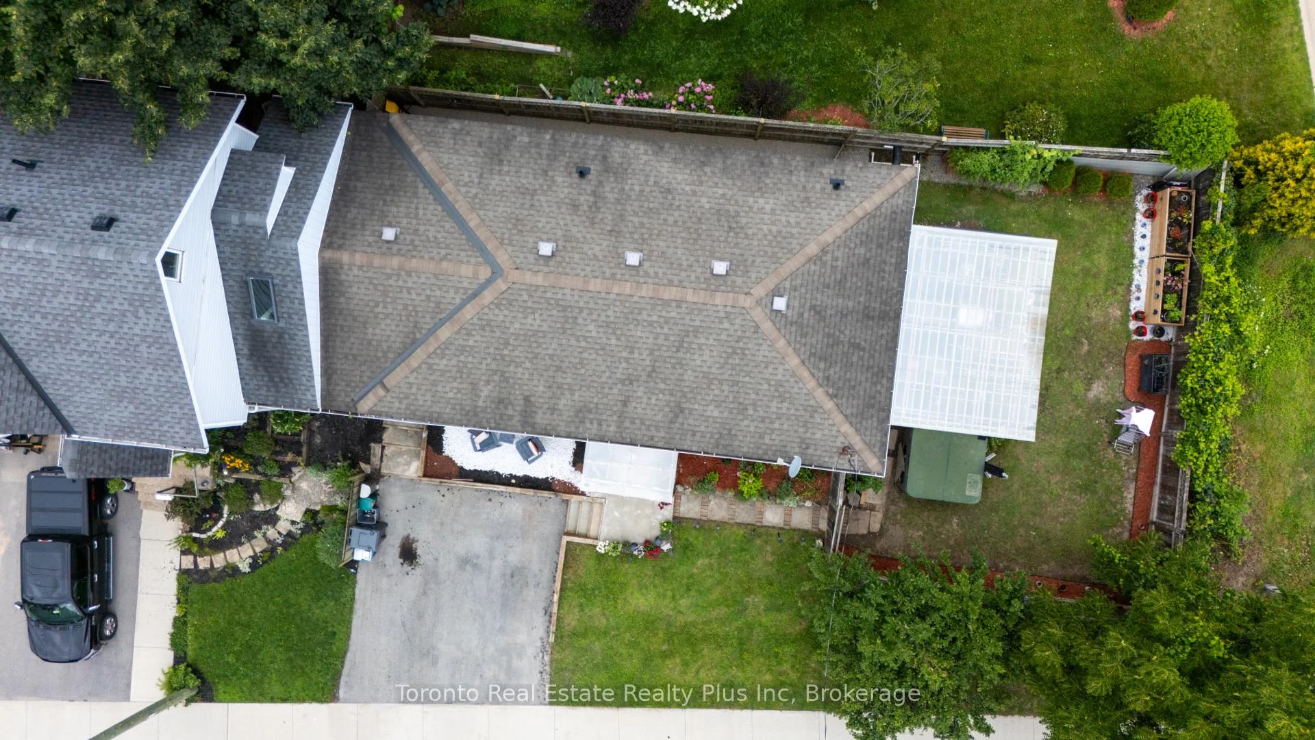 Photo 4 of 23 Moffatt Street, St. Catharines, Oakdale — HOMEH