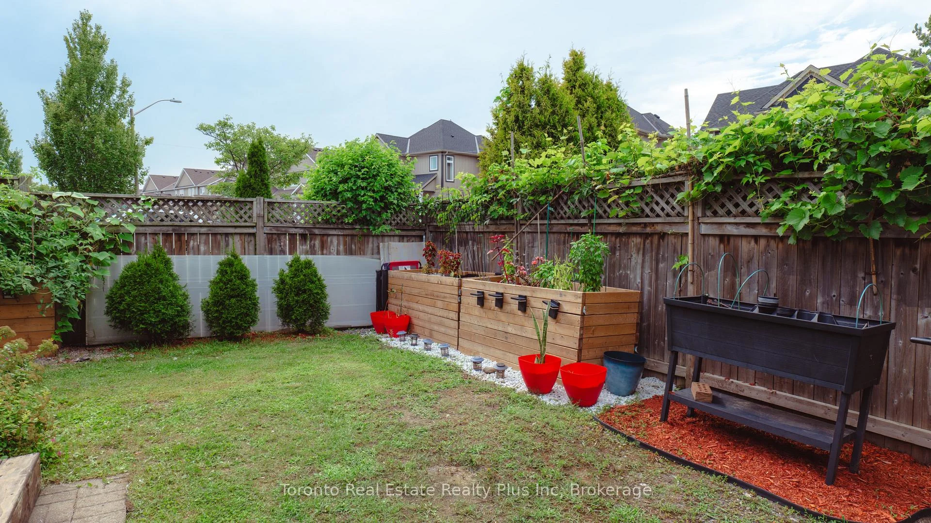 Photo 18 of 23 Moffatt Street, St. Catharines, Oakdale — HOMEH