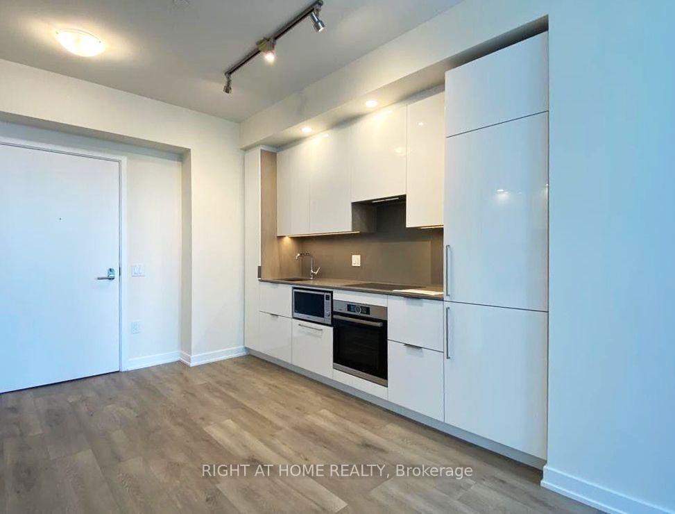 Front of Unit 3403, 28 Freeland Street