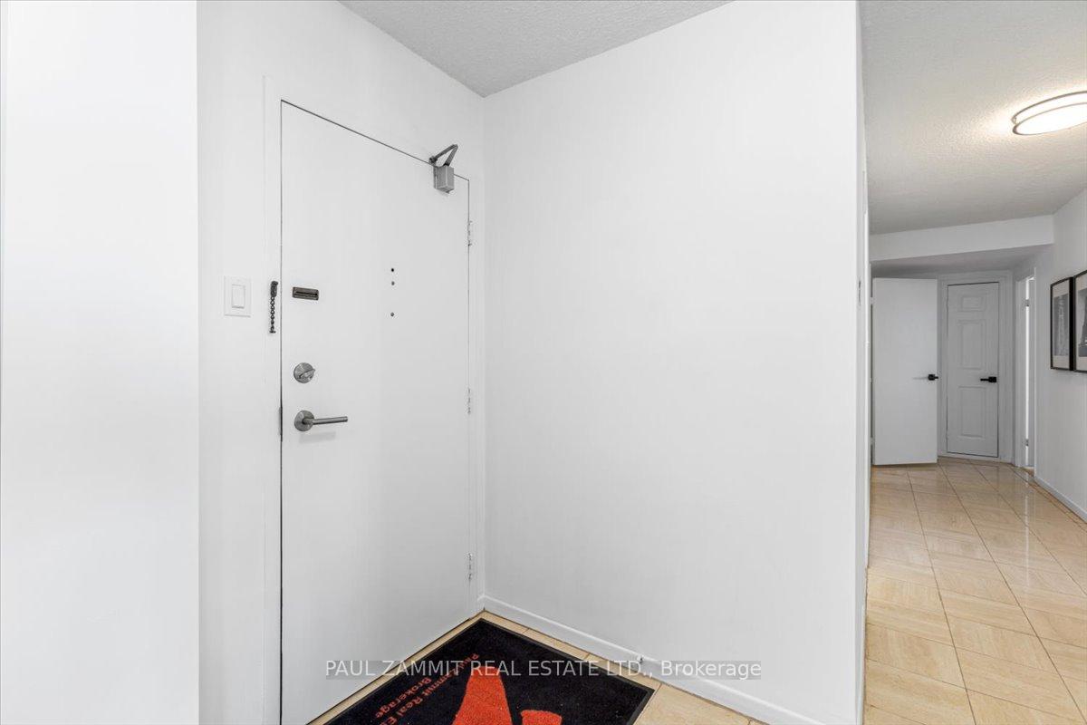 Photo 7 of Unit 701, 7811 Yonge Street, Markham, Thornhill — HOMEH