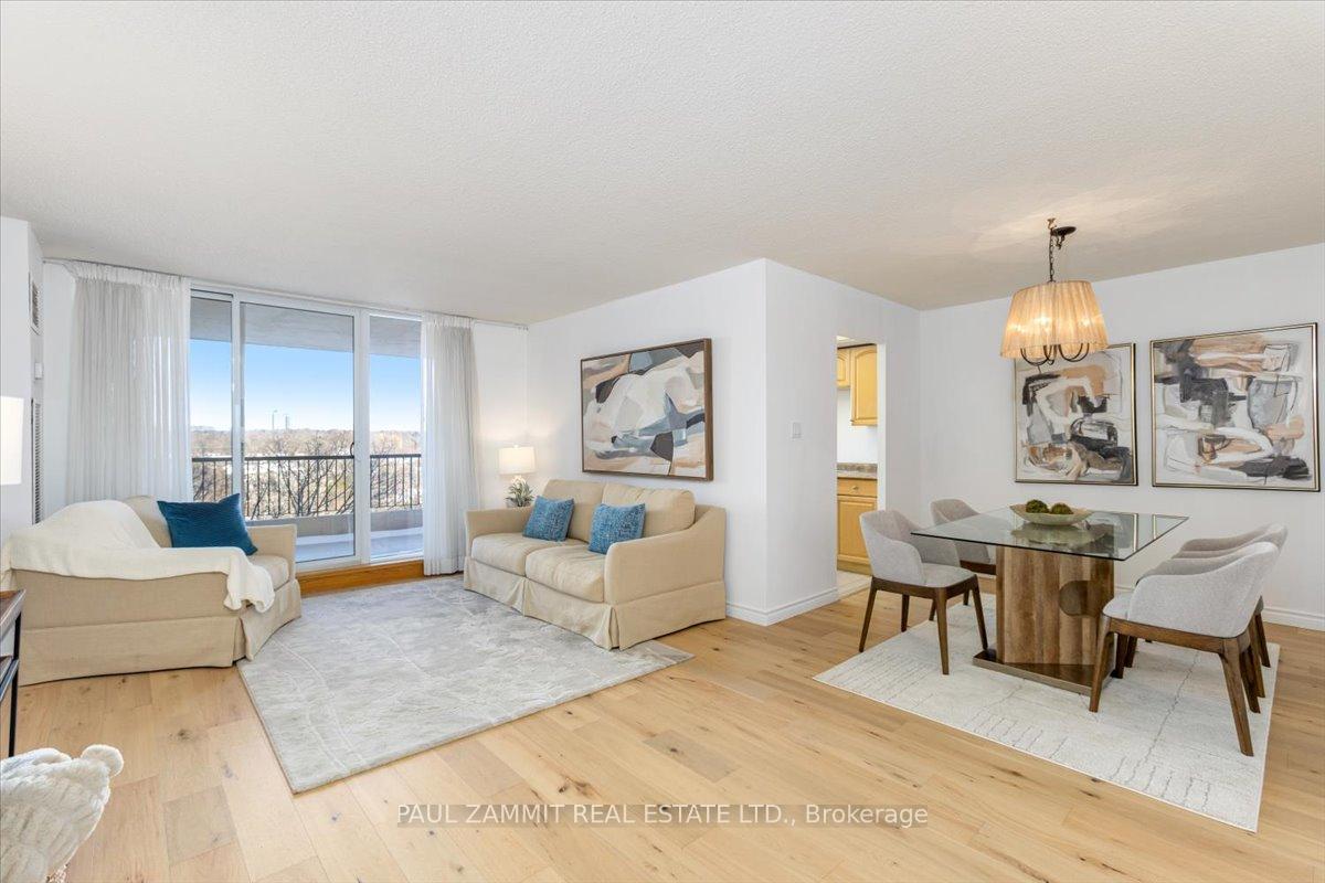 Photo 8 of Unit 701, 7811 Yonge Street, Markham, Thornhill — HOMEH