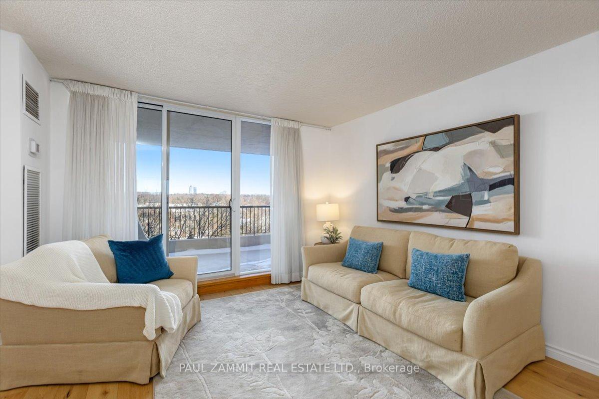 Photo 9 of Unit 701, 7811 Yonge Street, Markham, Thornhill — HOMEH
