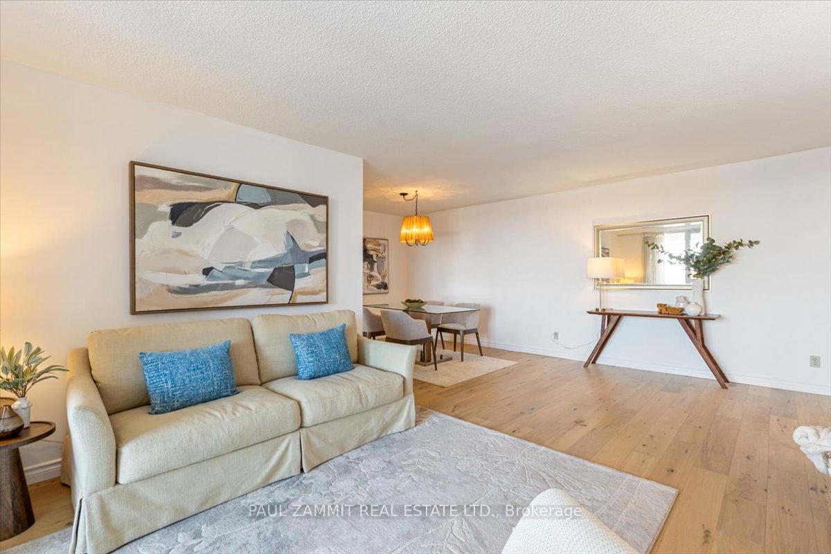 Photo 10 of Unit 701, 7811 Yonge Street, Markham, Thornhill — HOMEH