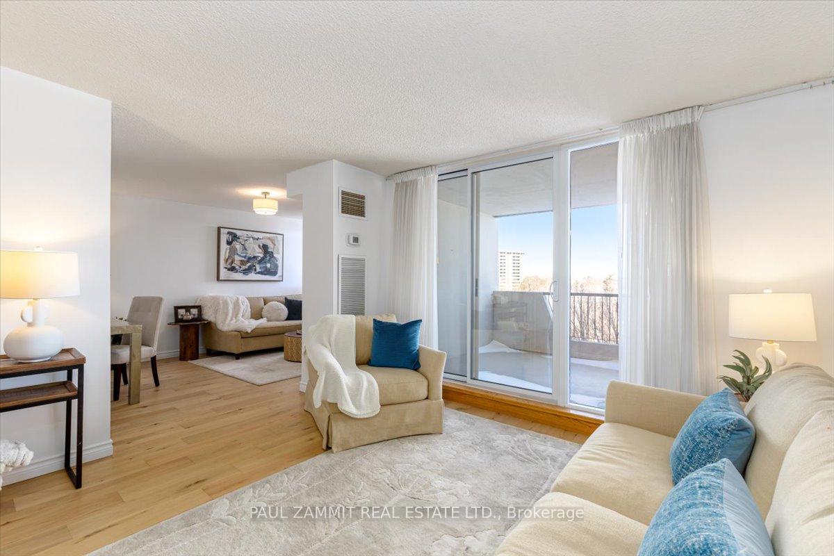 Photo 12 of Unit 701, 7811 Yonge Street, Markham, Thornhill — HOMEH