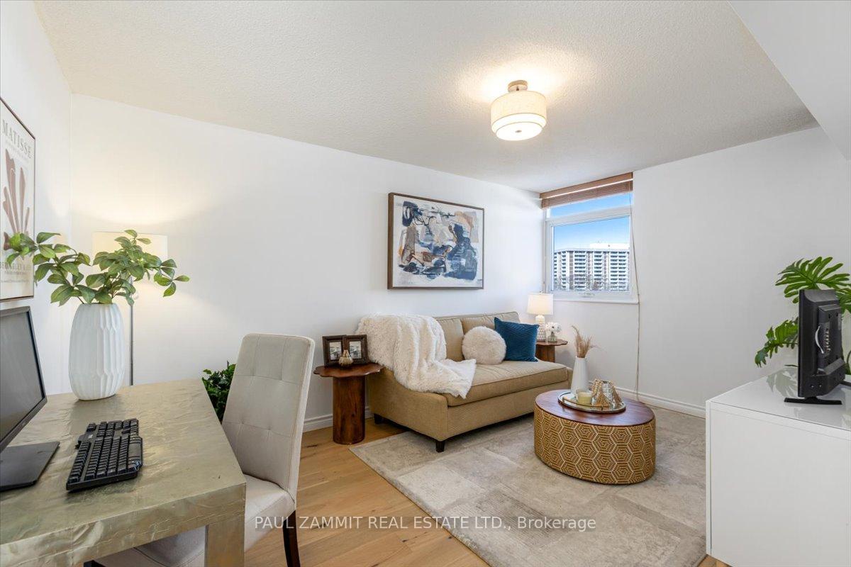 Photo 13 of Unit 701, 7811 Yonge Street, Markham, Thornhill — HOMEH