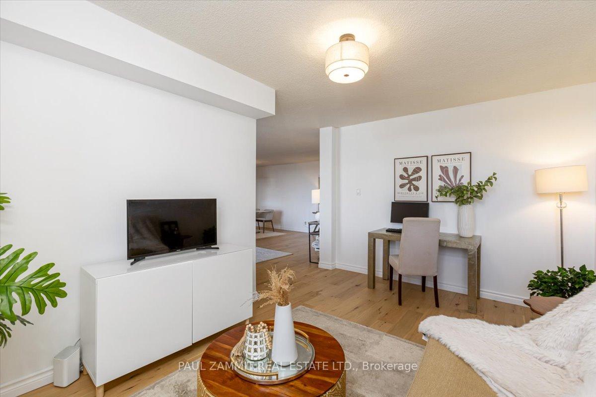 Photo 14 of Unit 701, 7811 Yonge Street, Markham, Thornhill — HOMEH