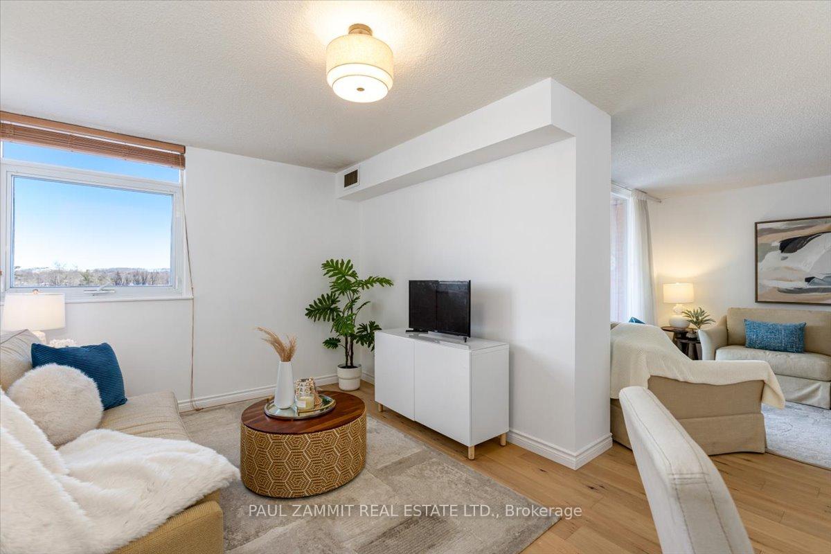 Photo 15 of Unit 701, 7811 Yonge Street, Markham, Thornhill — HOMEH